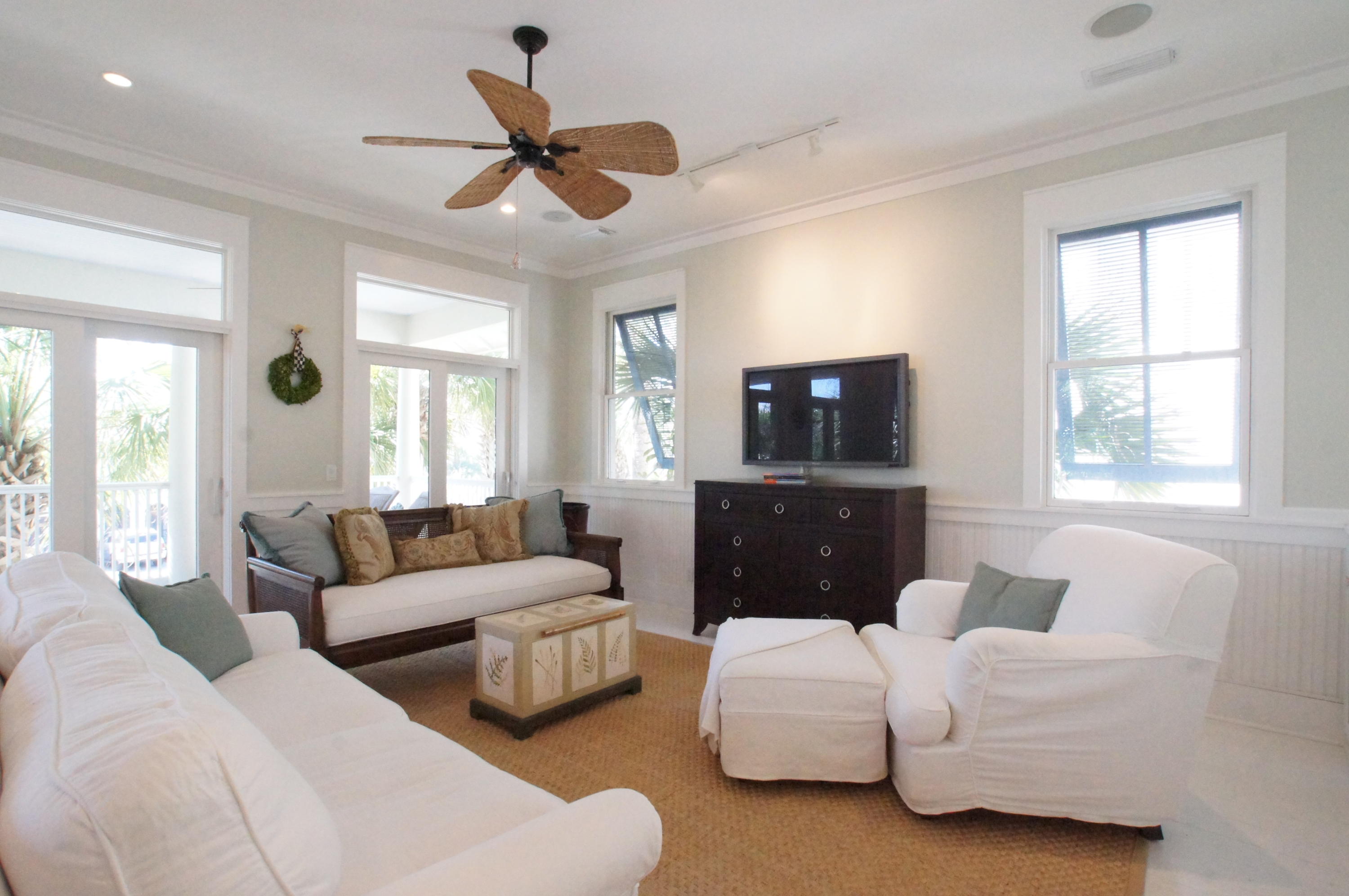 FRANGISTA BEACH 1ST ADDN - Residential