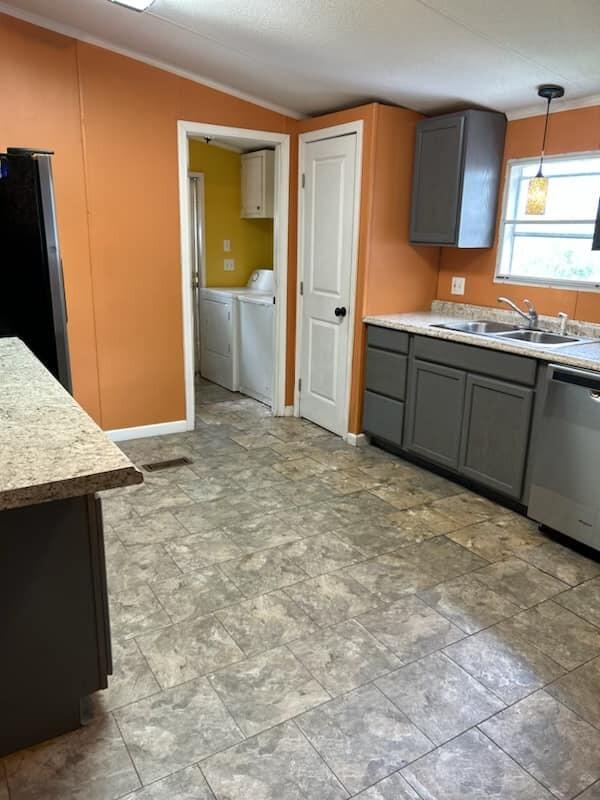 PARADISE ISLAND - Residential Lease