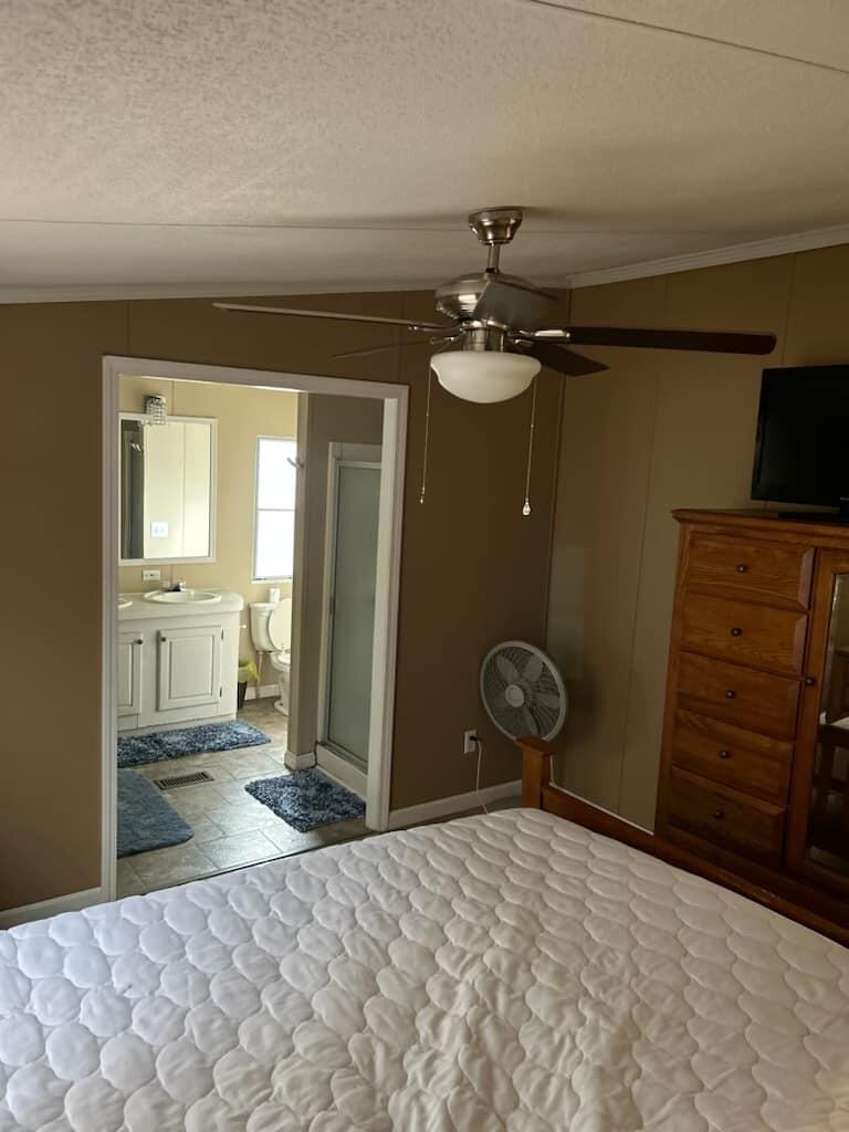 PARADISE ISLAND - Residential Lease