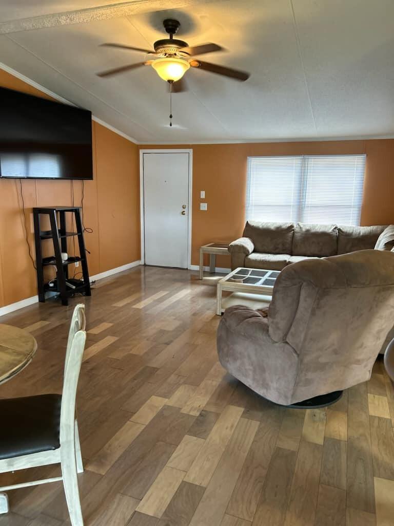 PARADISE ISLAND - Residential Lease