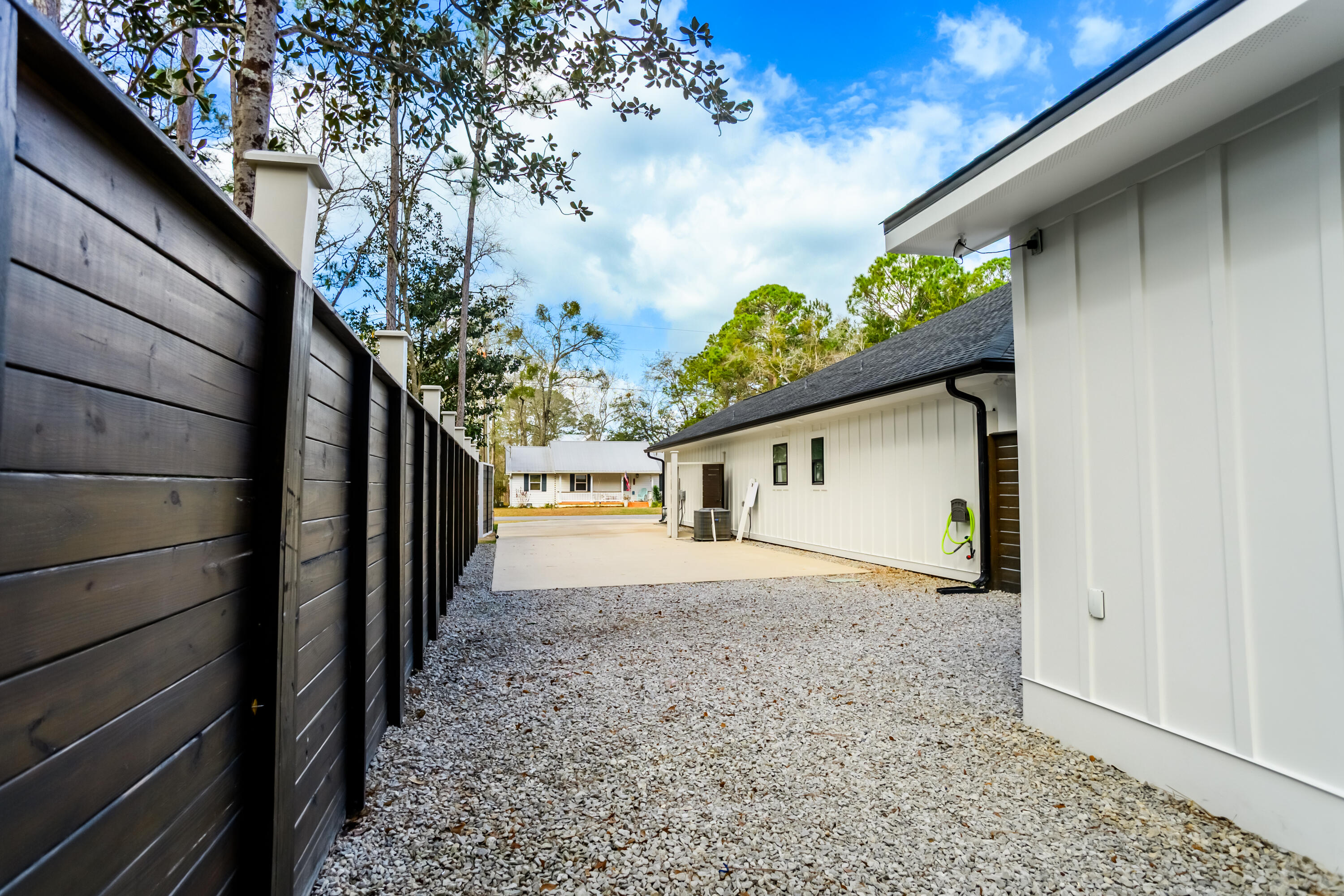 EMERALD SHORES - Residential