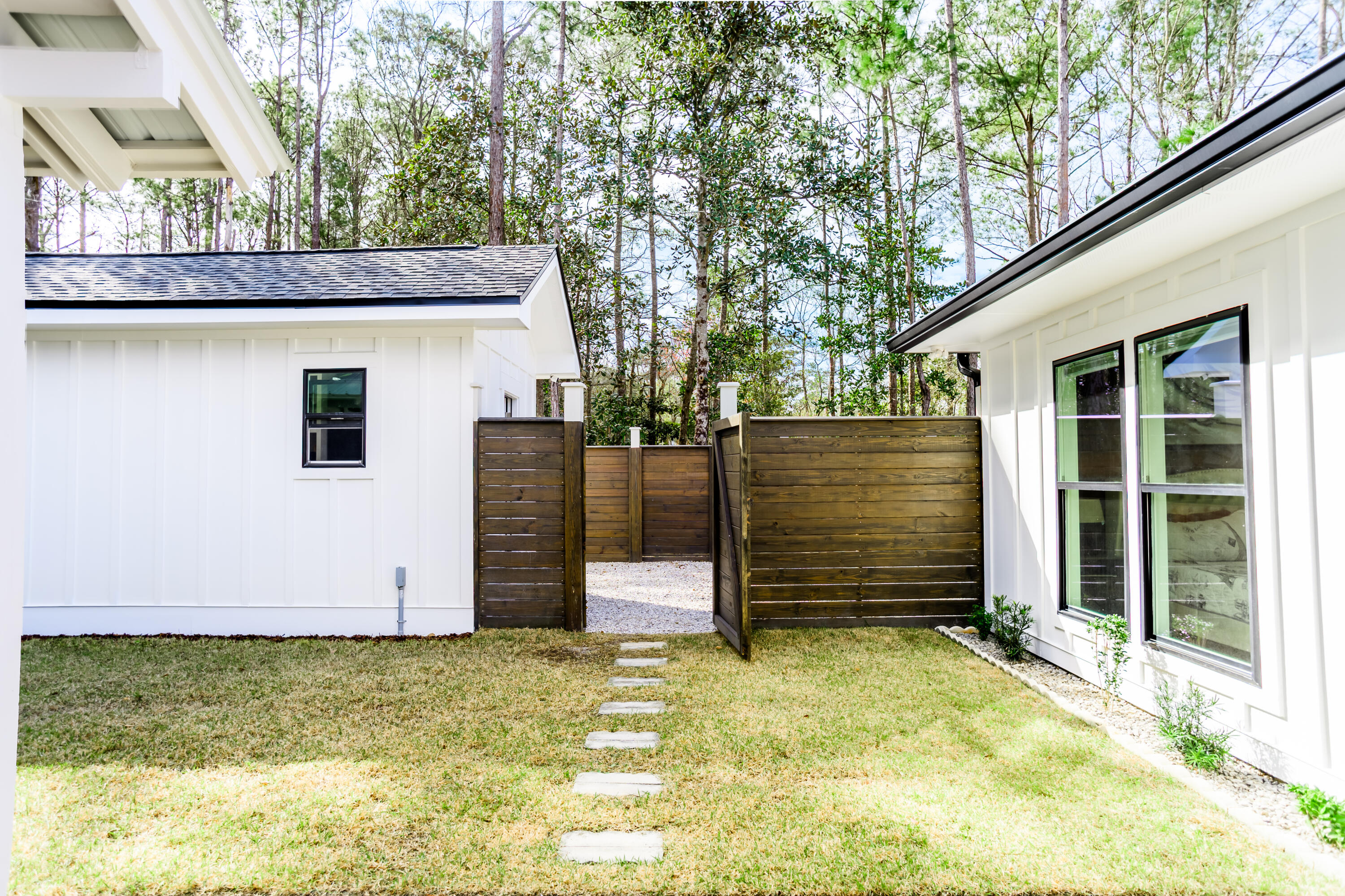 EMERALD SHORES - Residential