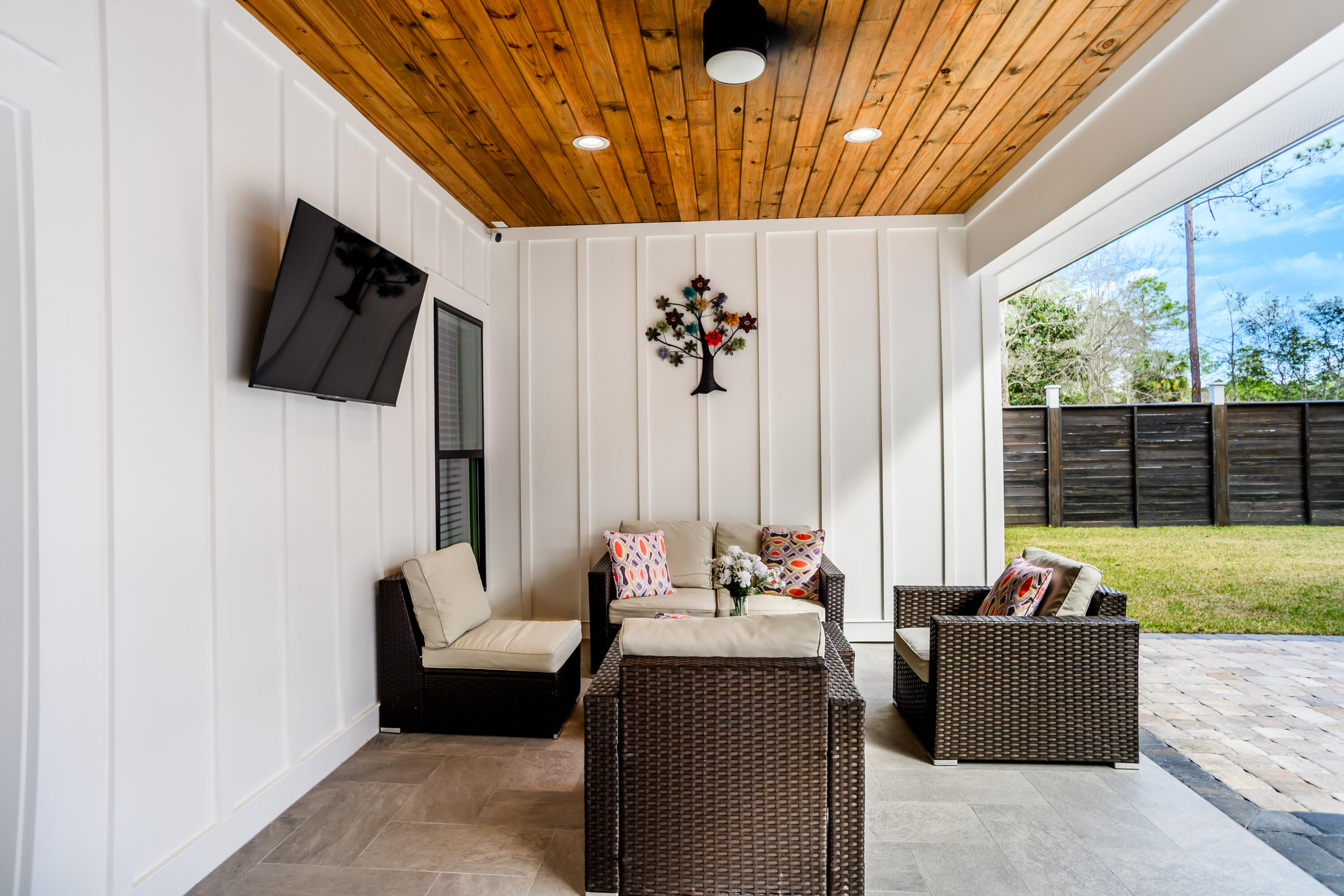 EMERALD SHORES - Residential