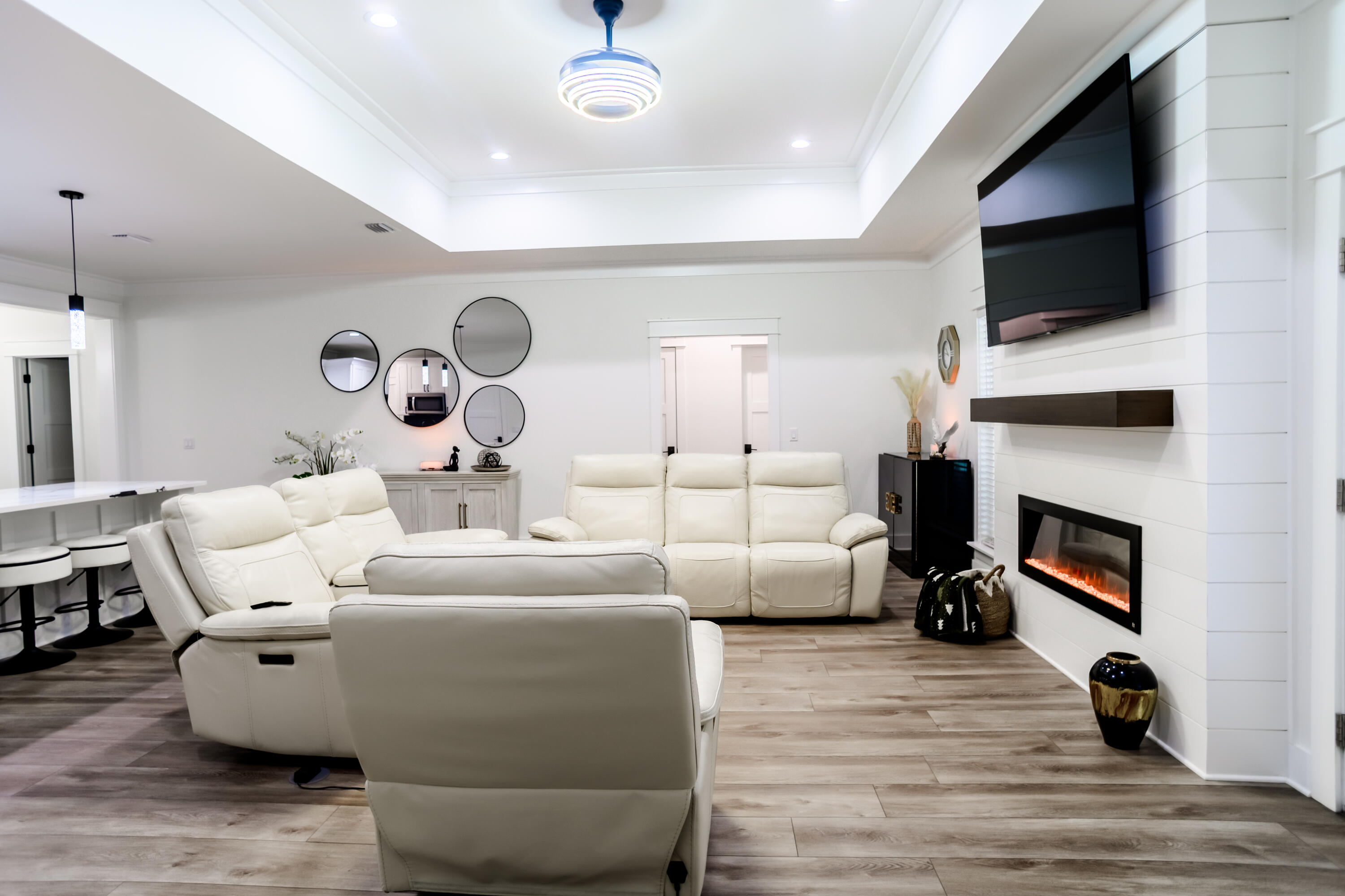 EMERALD SHORES - Residential