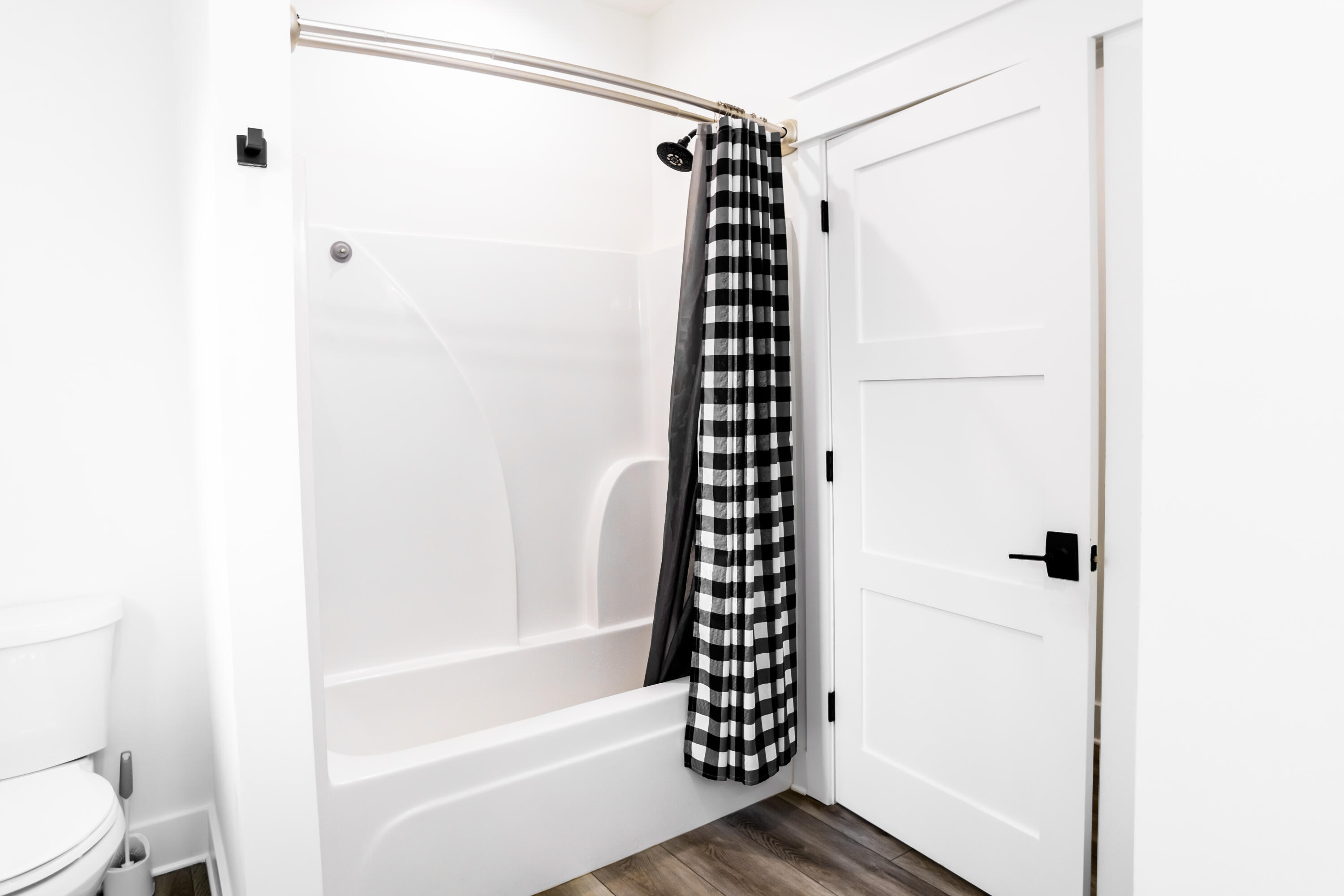 EMERALD SHORES - Residential