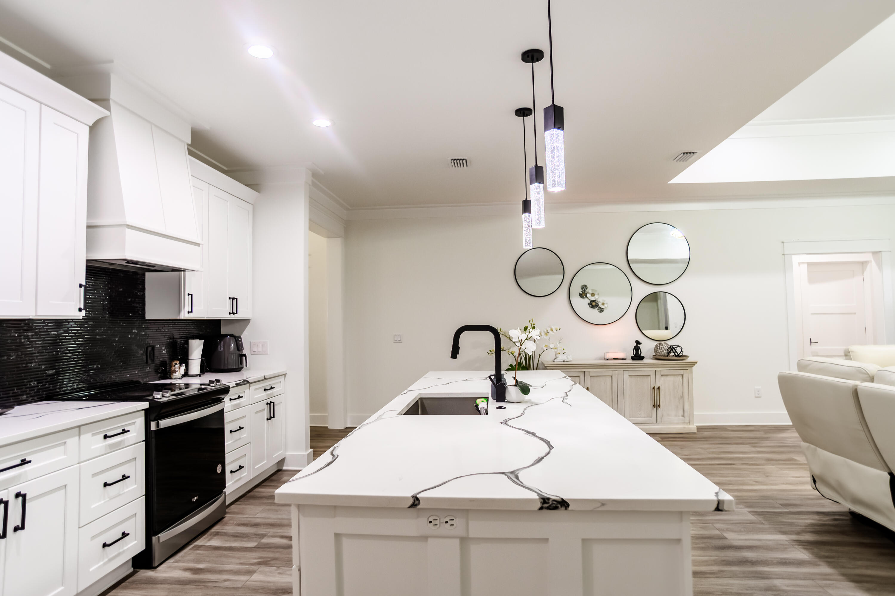 EMERALD SHORES - Residential