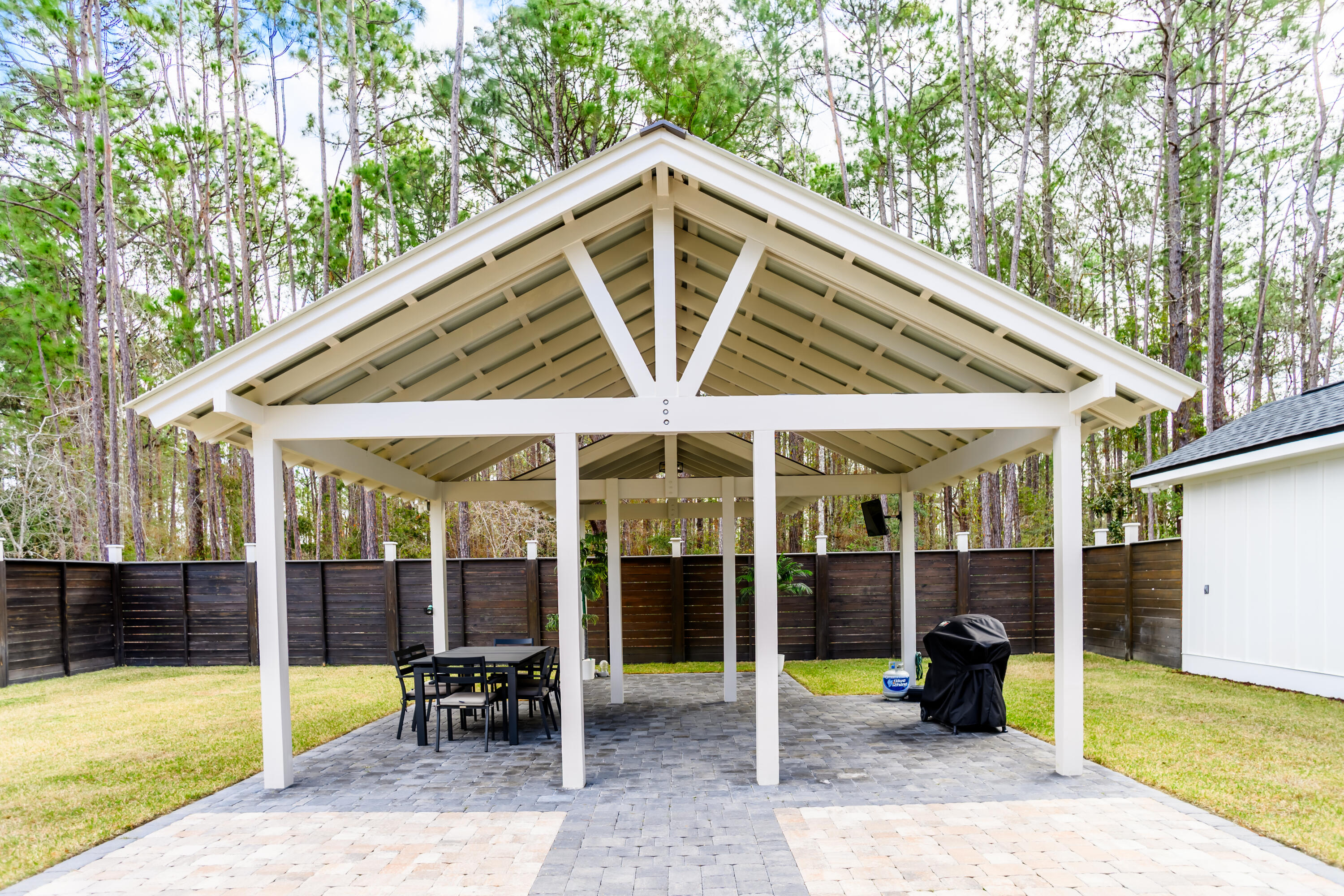 EMERALD SHORES - Residential