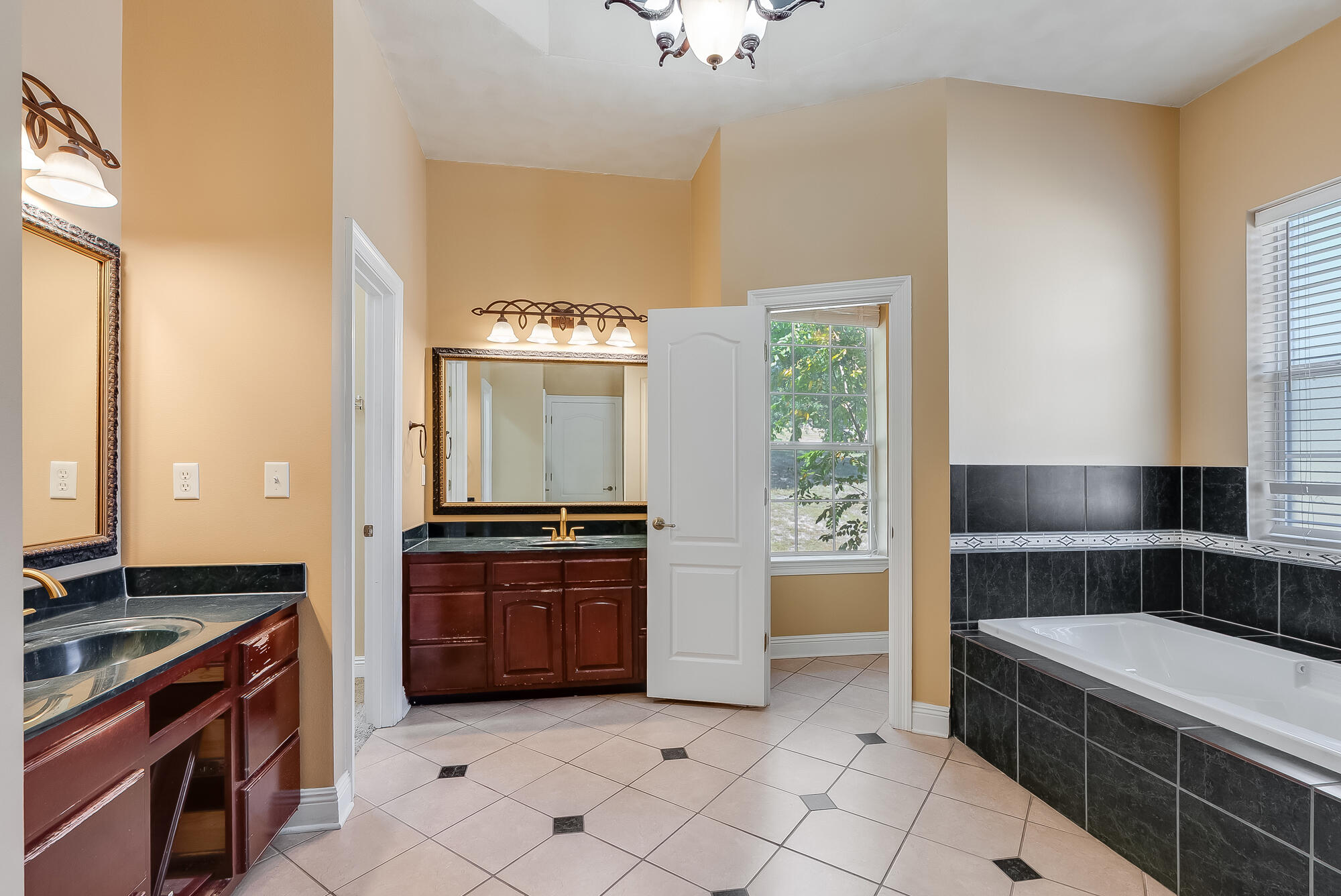 CRESTVIEW - Residential