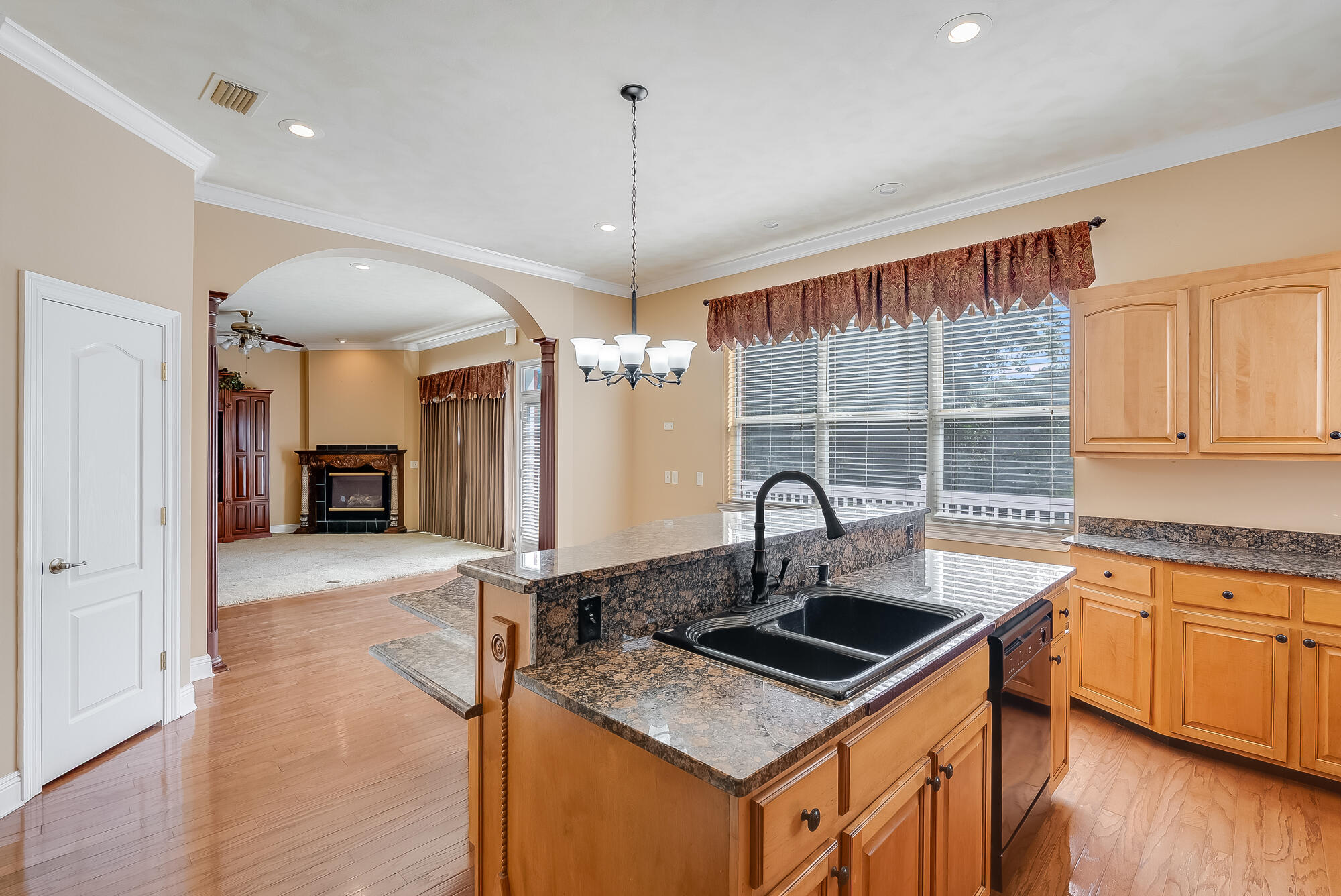 CRESTVIEW - Residential