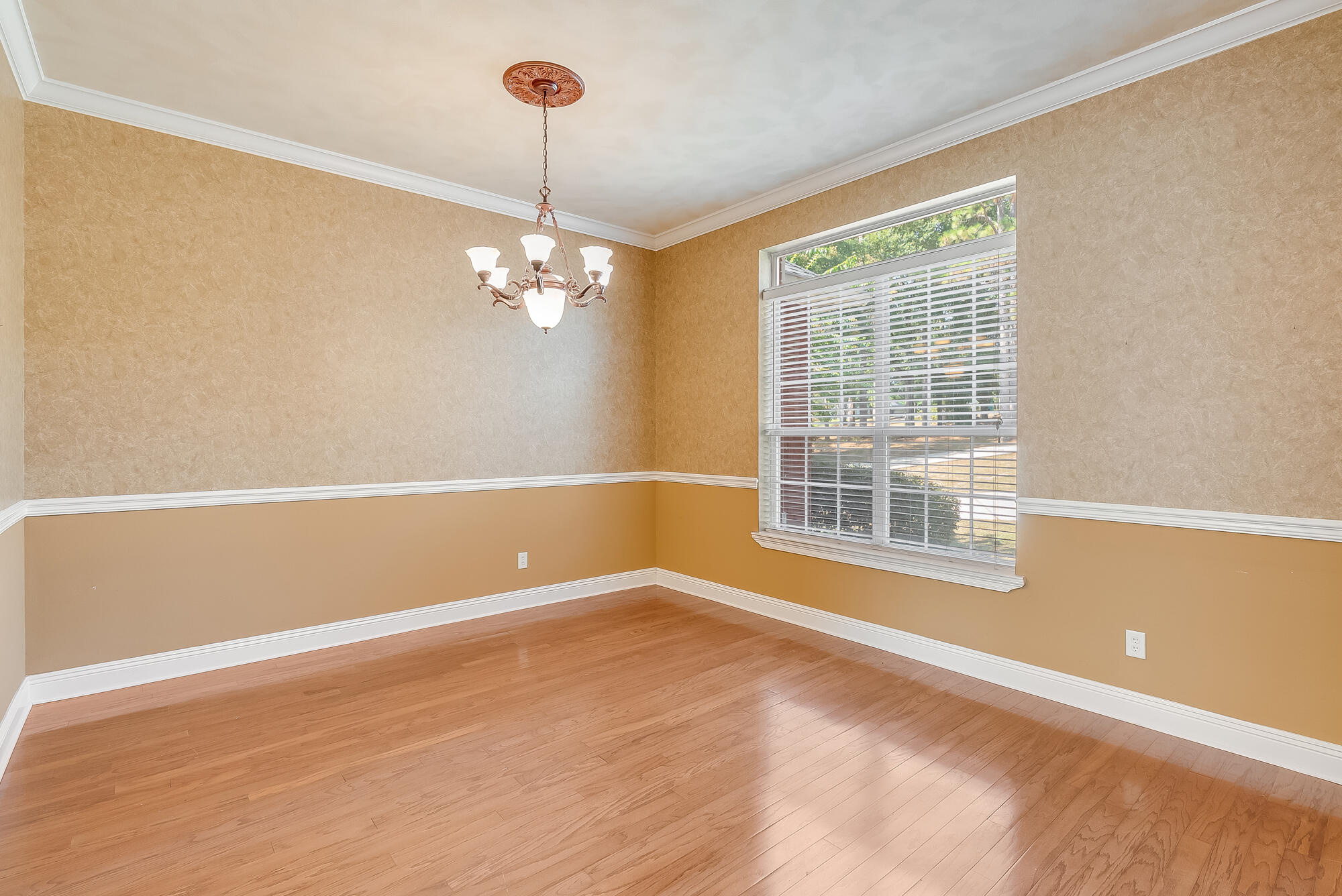 CRESTVIEW - Residential