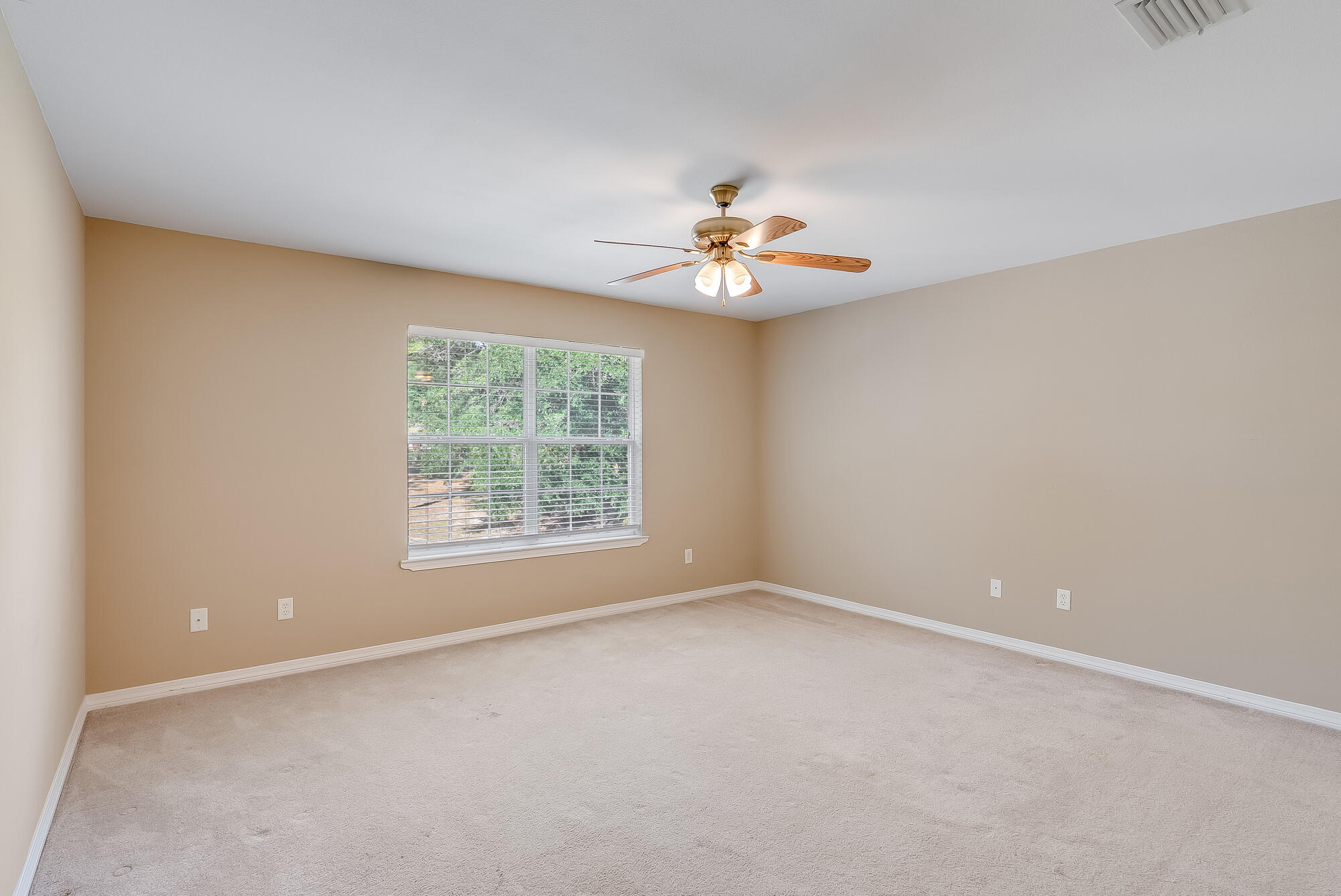 CRESTVIEW - Residential