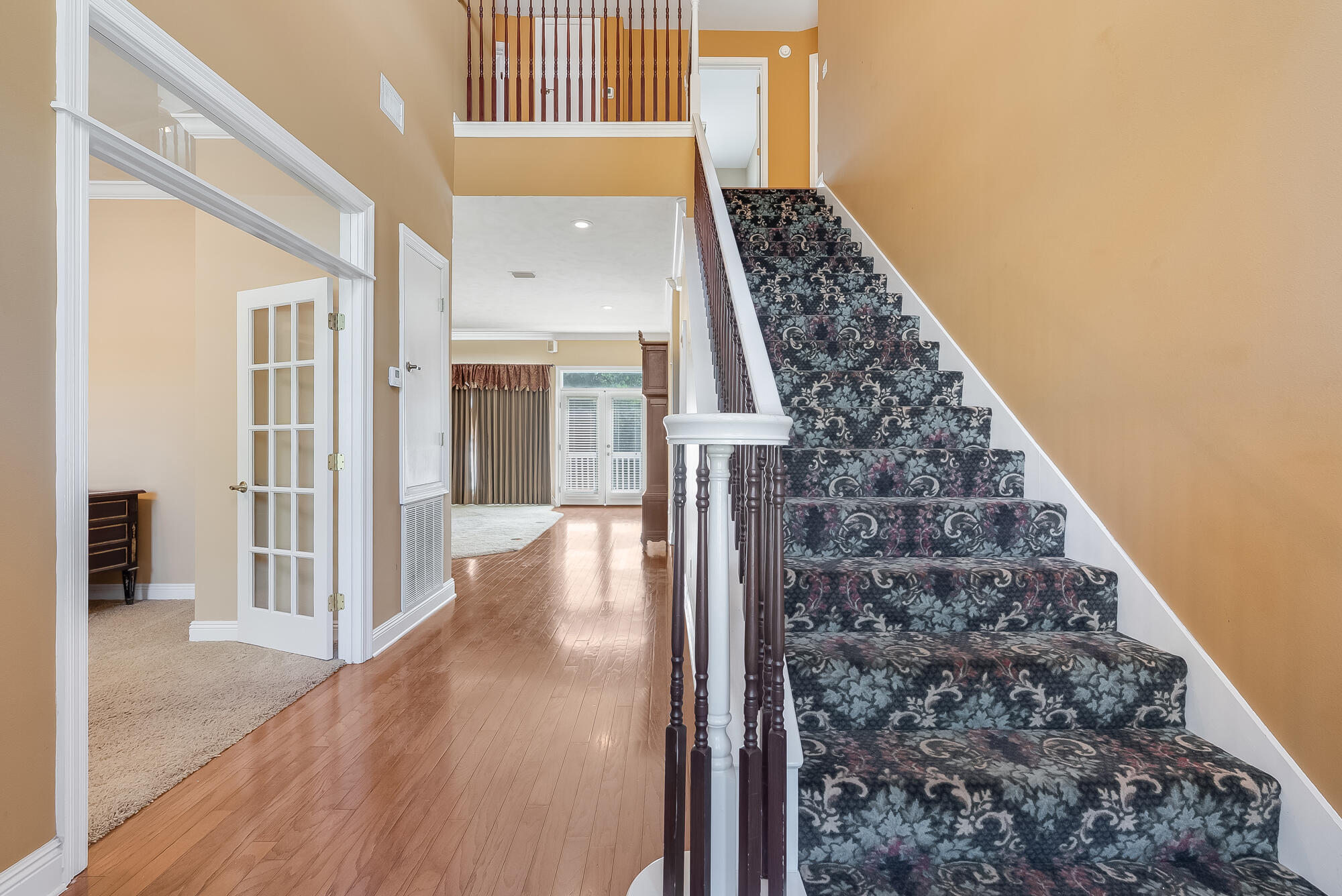 CRESTVIEW - Residential