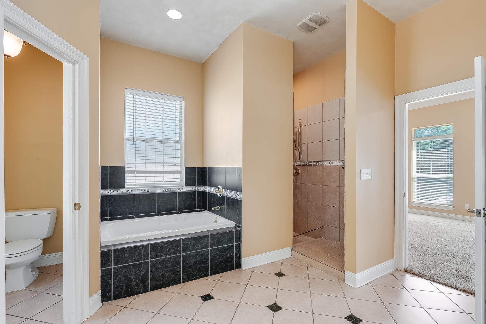 CRESTVIEW - Residential