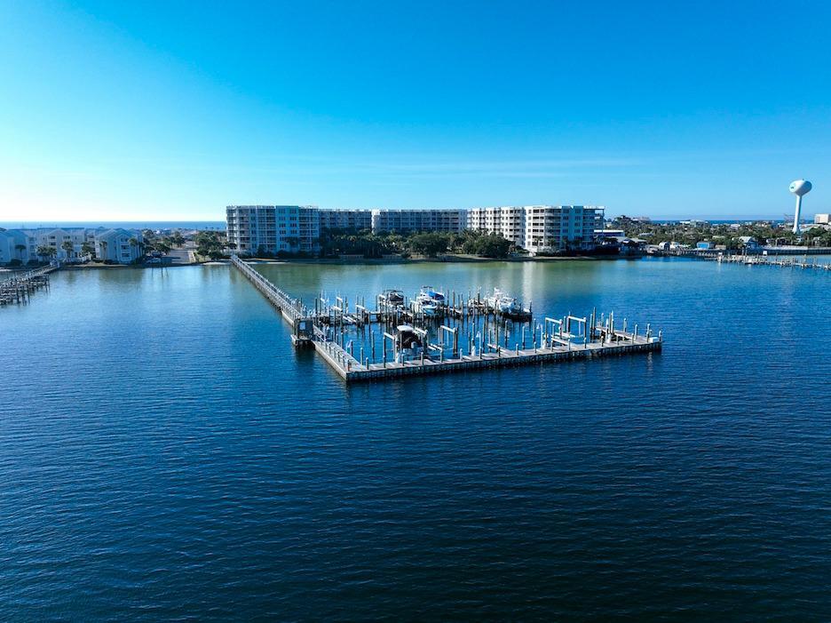 DESTIN WEST GULFSIDE VILLAS - Residential