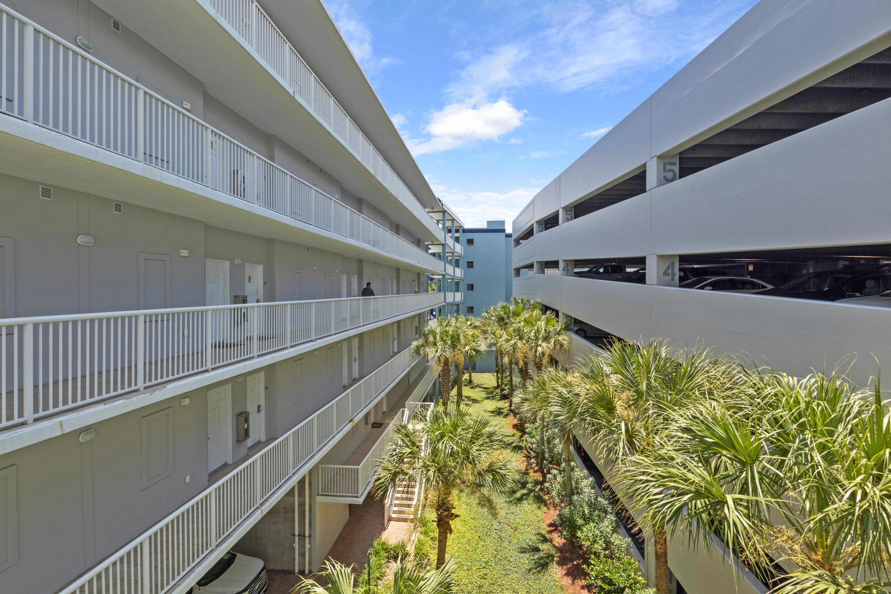 DESTIN WEST GULFSIDE VILLAS - Residential