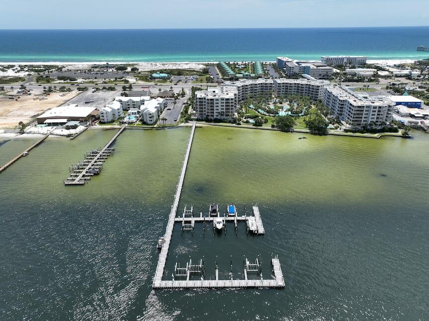 DESTIN WEST GULFSIDE VILLAS - Residential