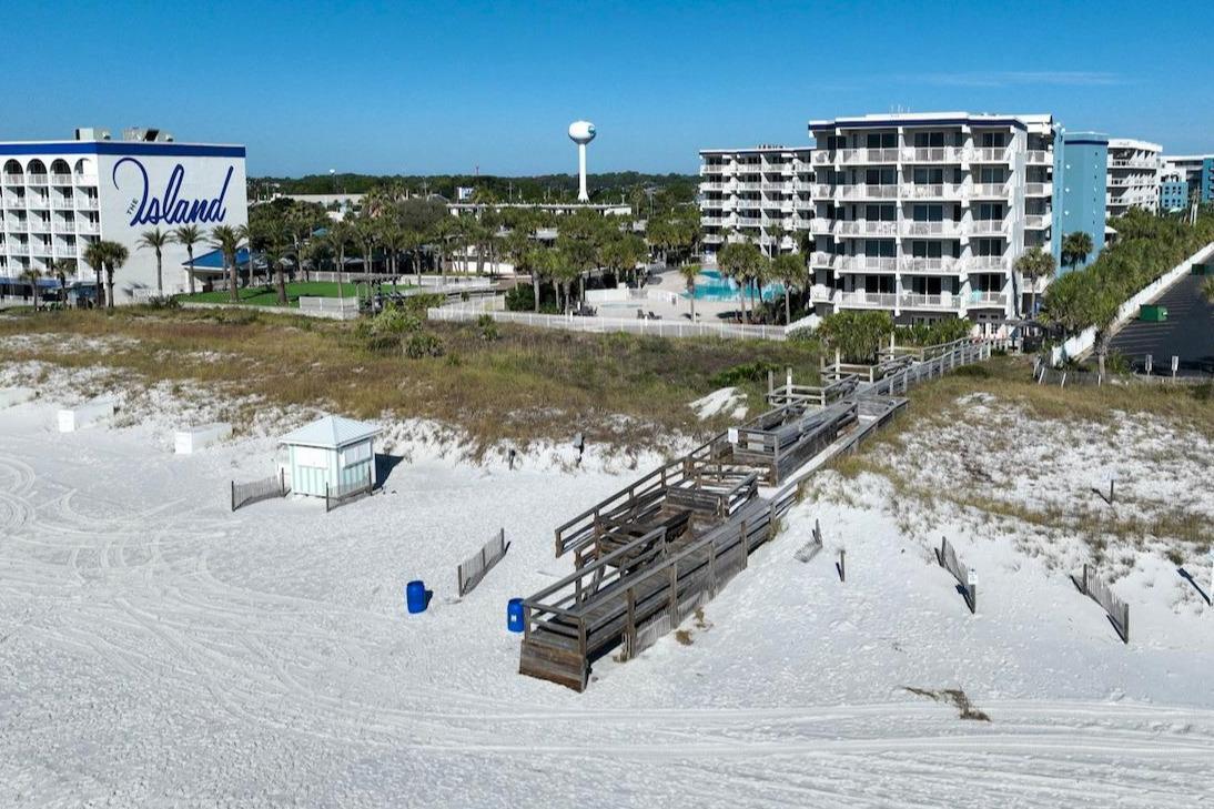 DESTIN WEST GULFSIDE VILLAS - Residential