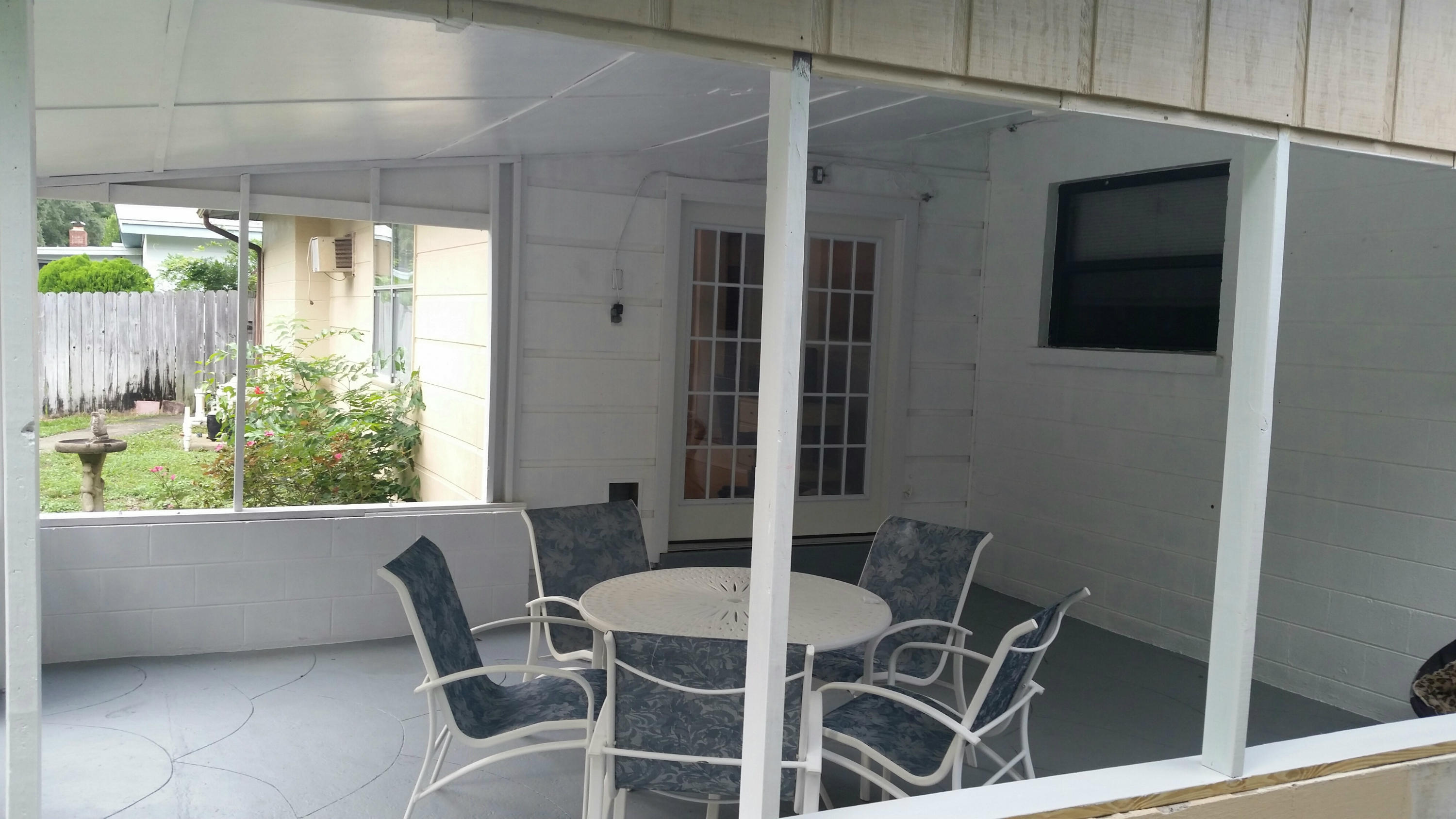 ELLIOTTS POINT - Residential