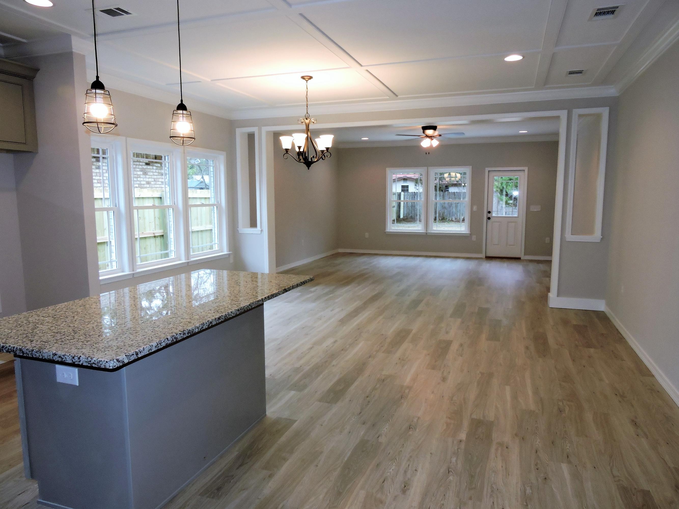 VALPARISO P/C #6 LOTS 6 & 7 BLK 82 - Residential