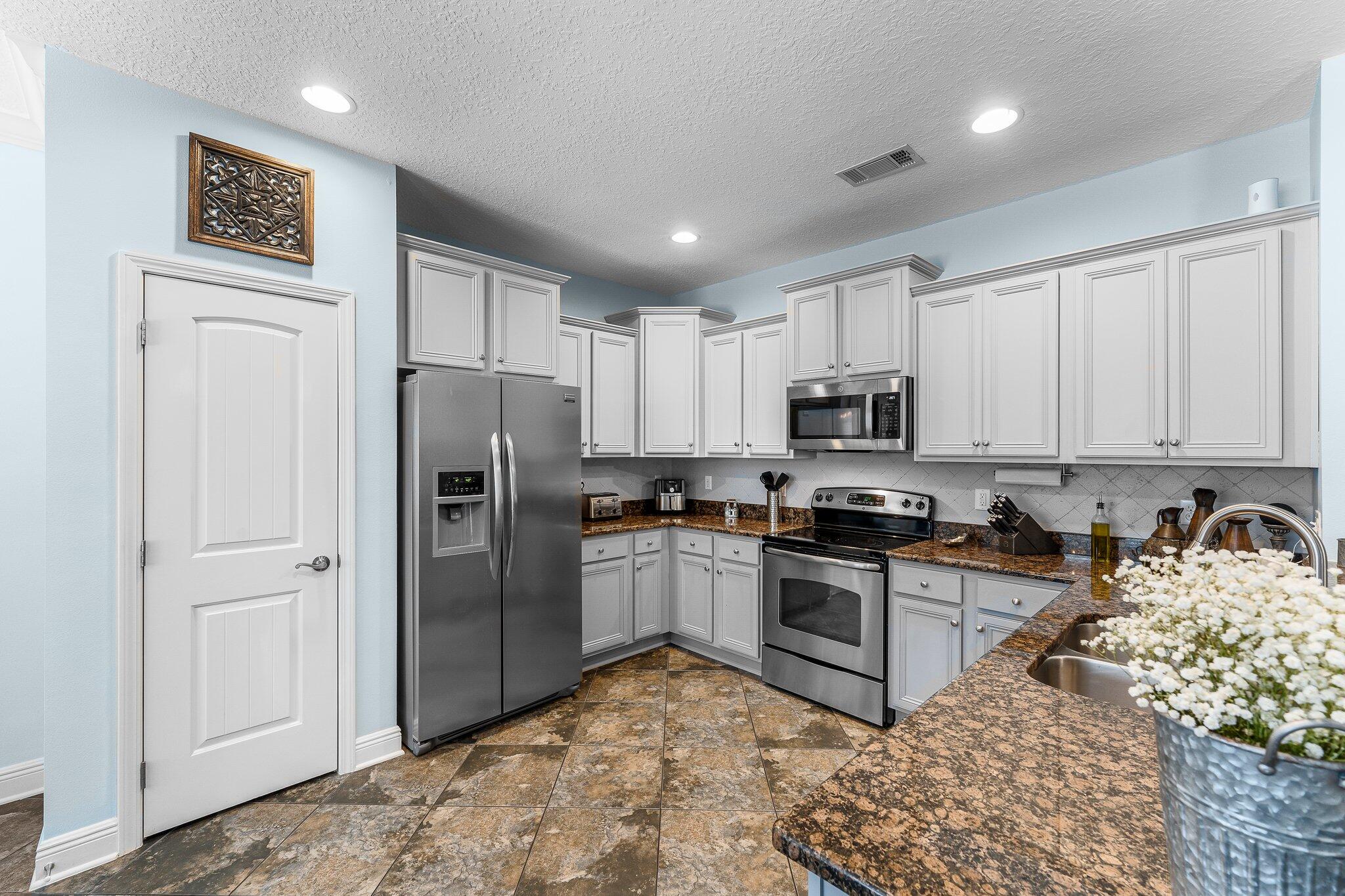 WHISPERING LAKE - Residential Lease