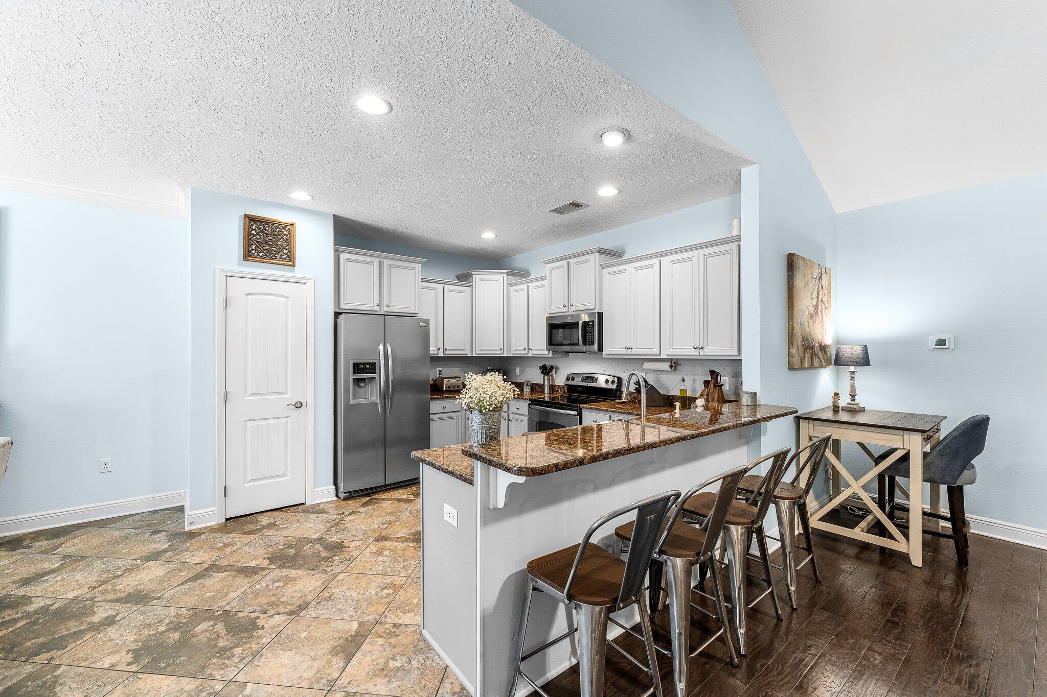 WHISPERING LAKE - Residential Lease