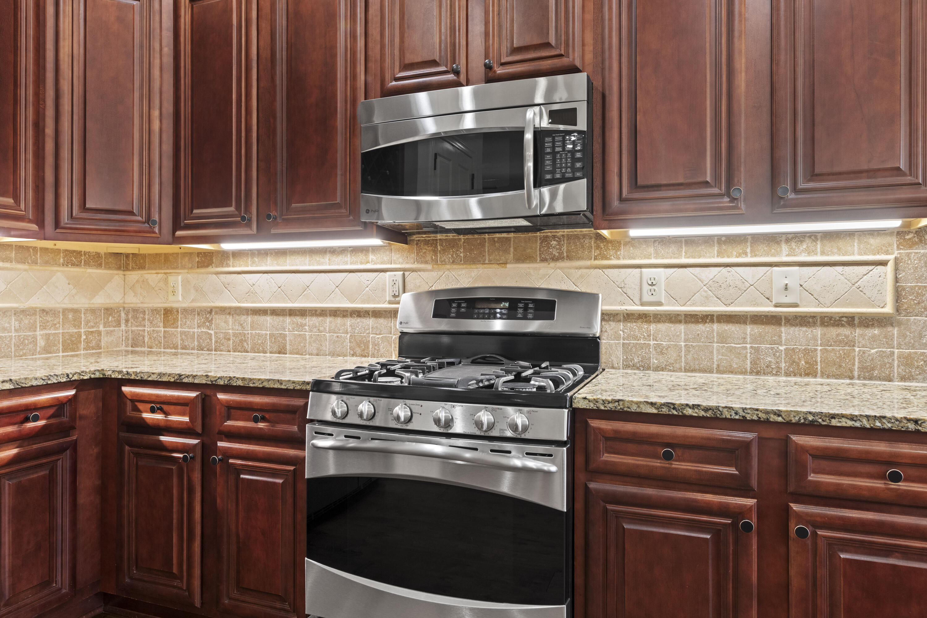 PRESERVE AT SWIFT CREEK - Residential