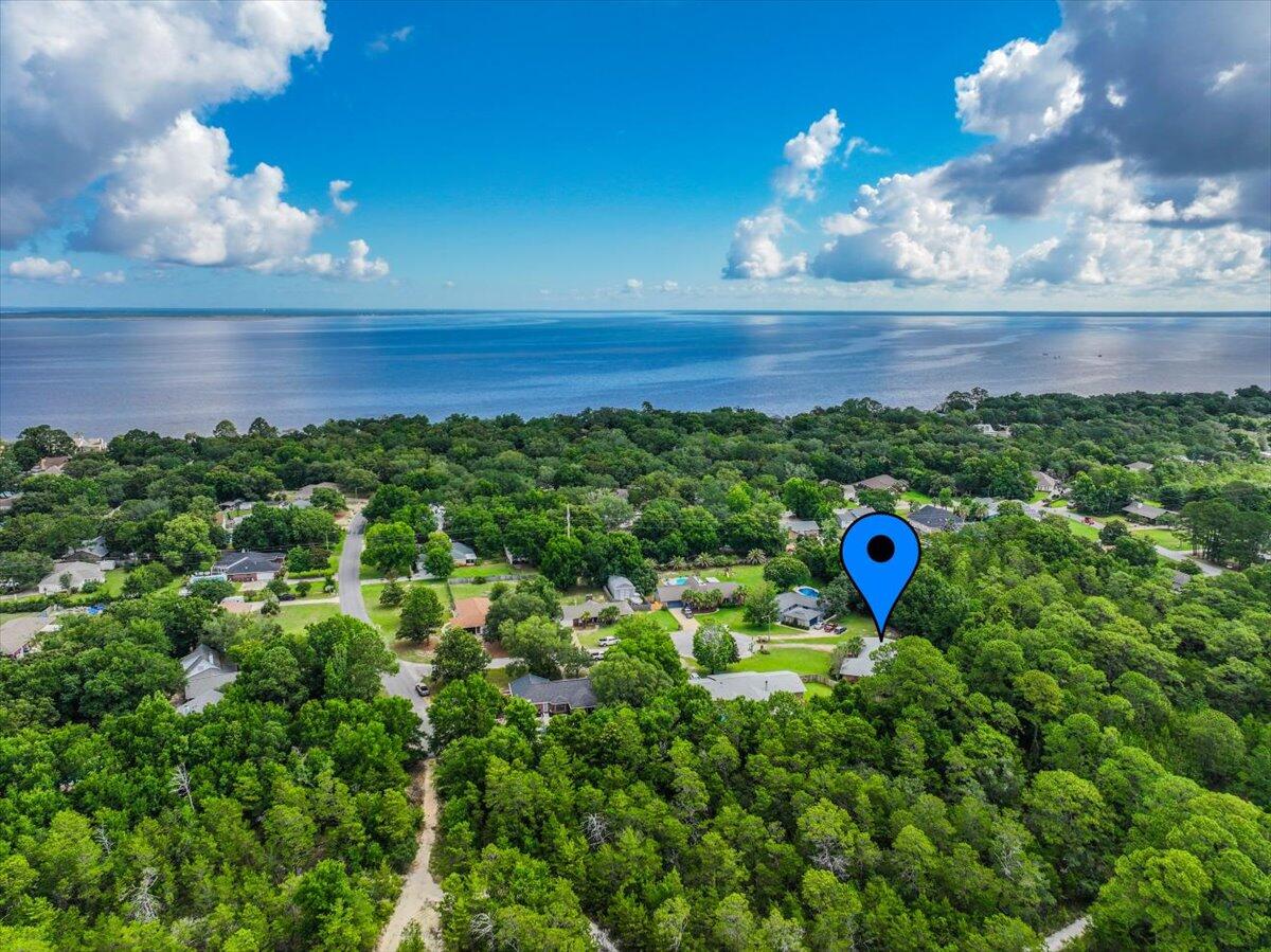 BAY WOODS - Residential