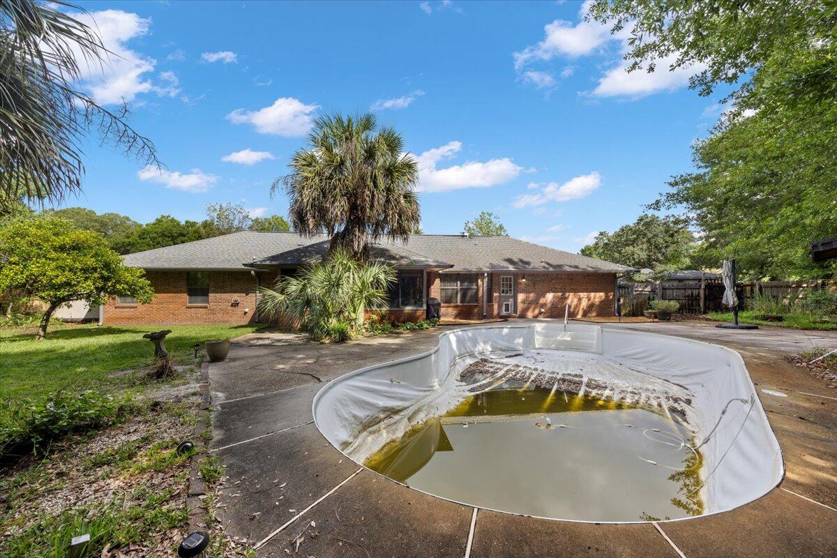 BAY WOODS - Residential