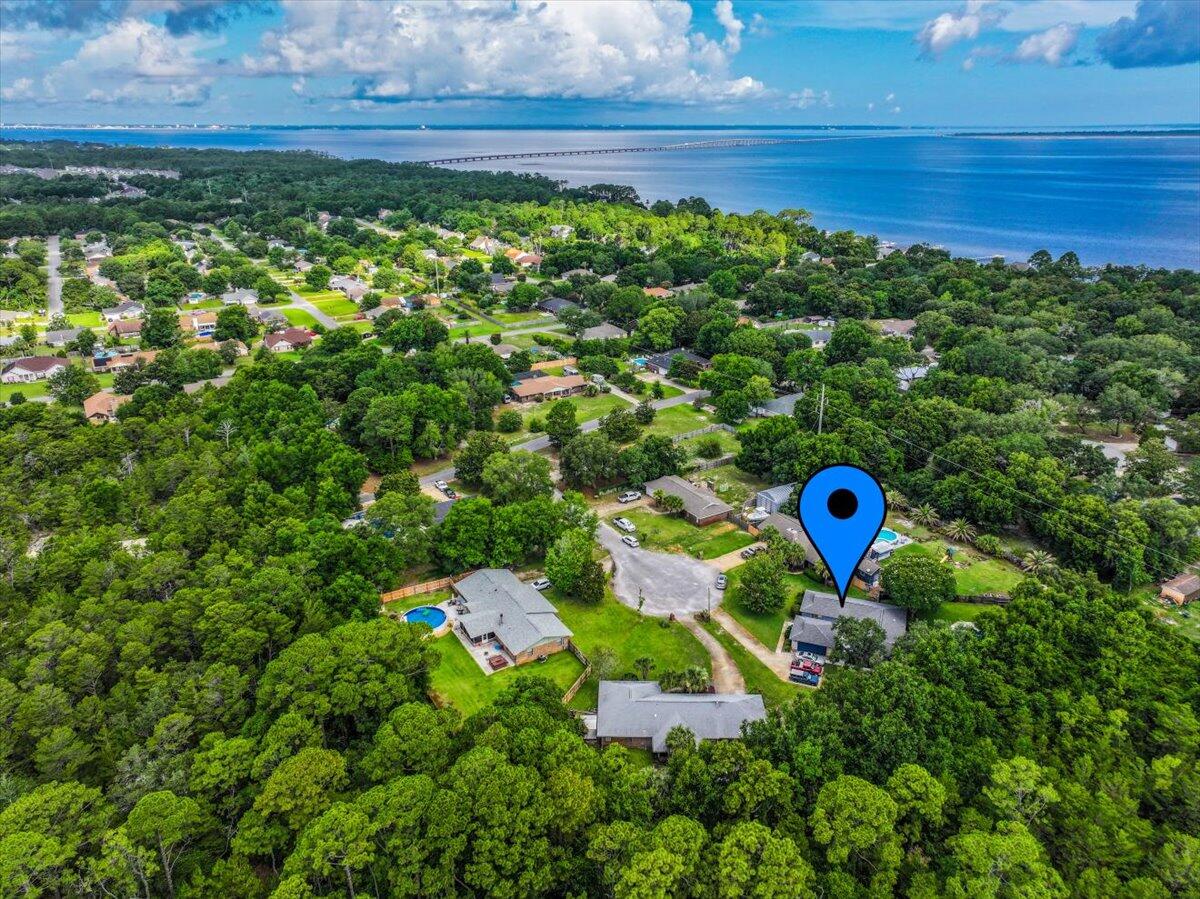 BAY WOODS - Residential