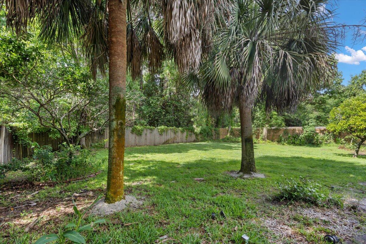 BAY WOODS - Residential