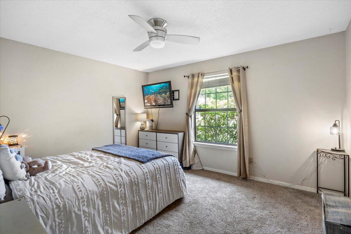 BAY WOODS - Residential