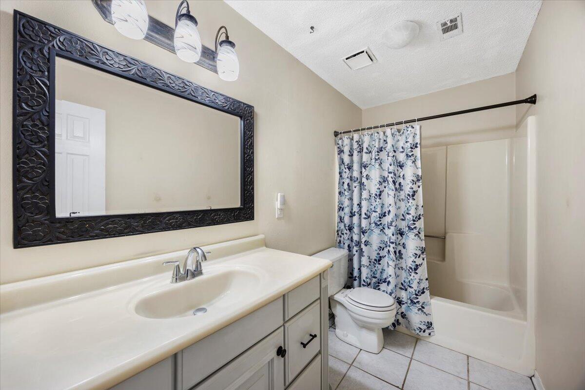 BAY WOODS - Residential
