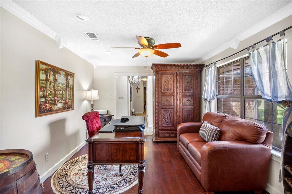 BAY WOODS - Residential
