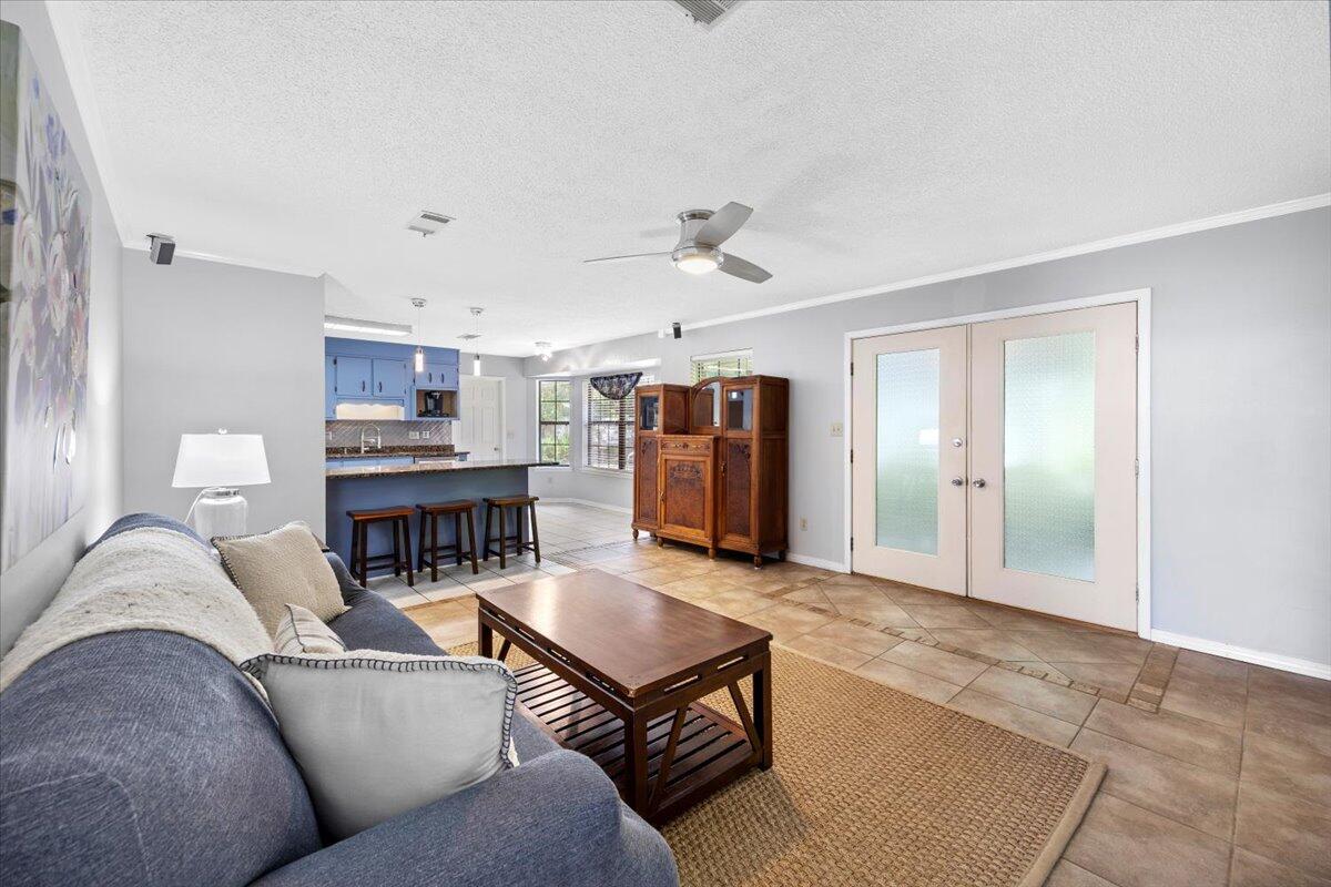 BAY WOODS - Residential