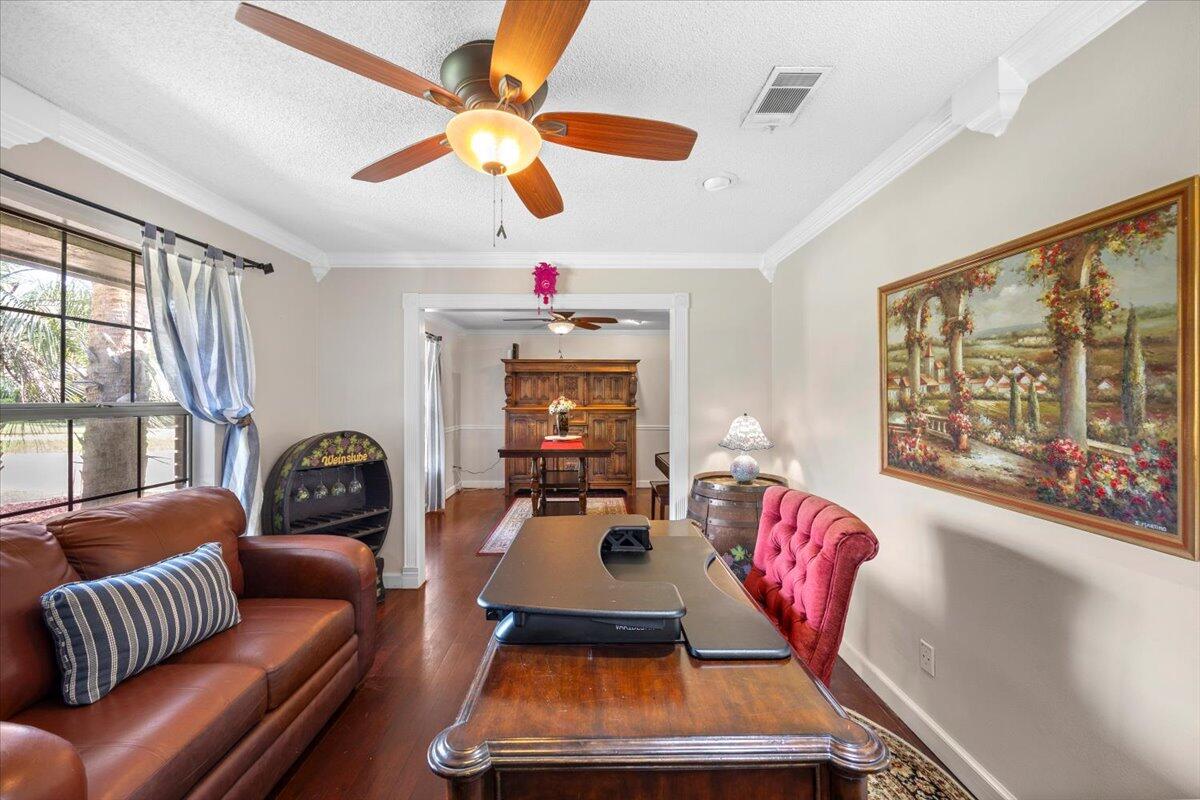 BAY WOODS - Residential