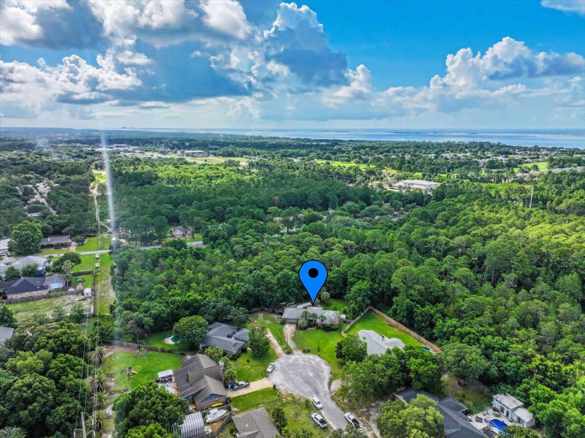 BAY WOODS - Residential