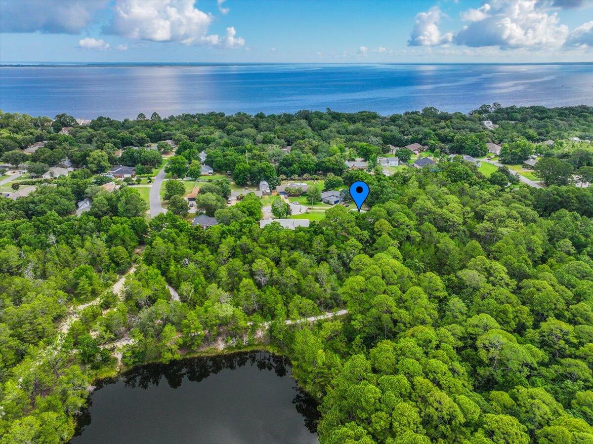 BAY WOODS - Residential