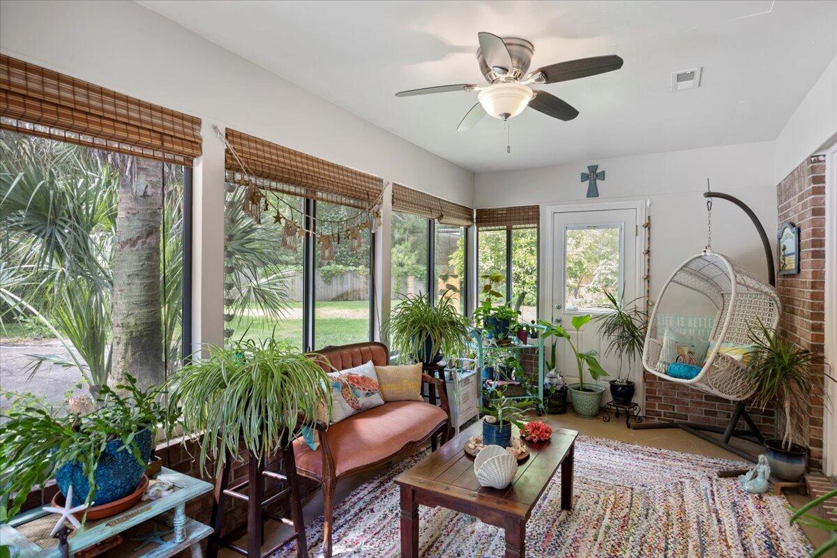 BAY WOODS - Residential