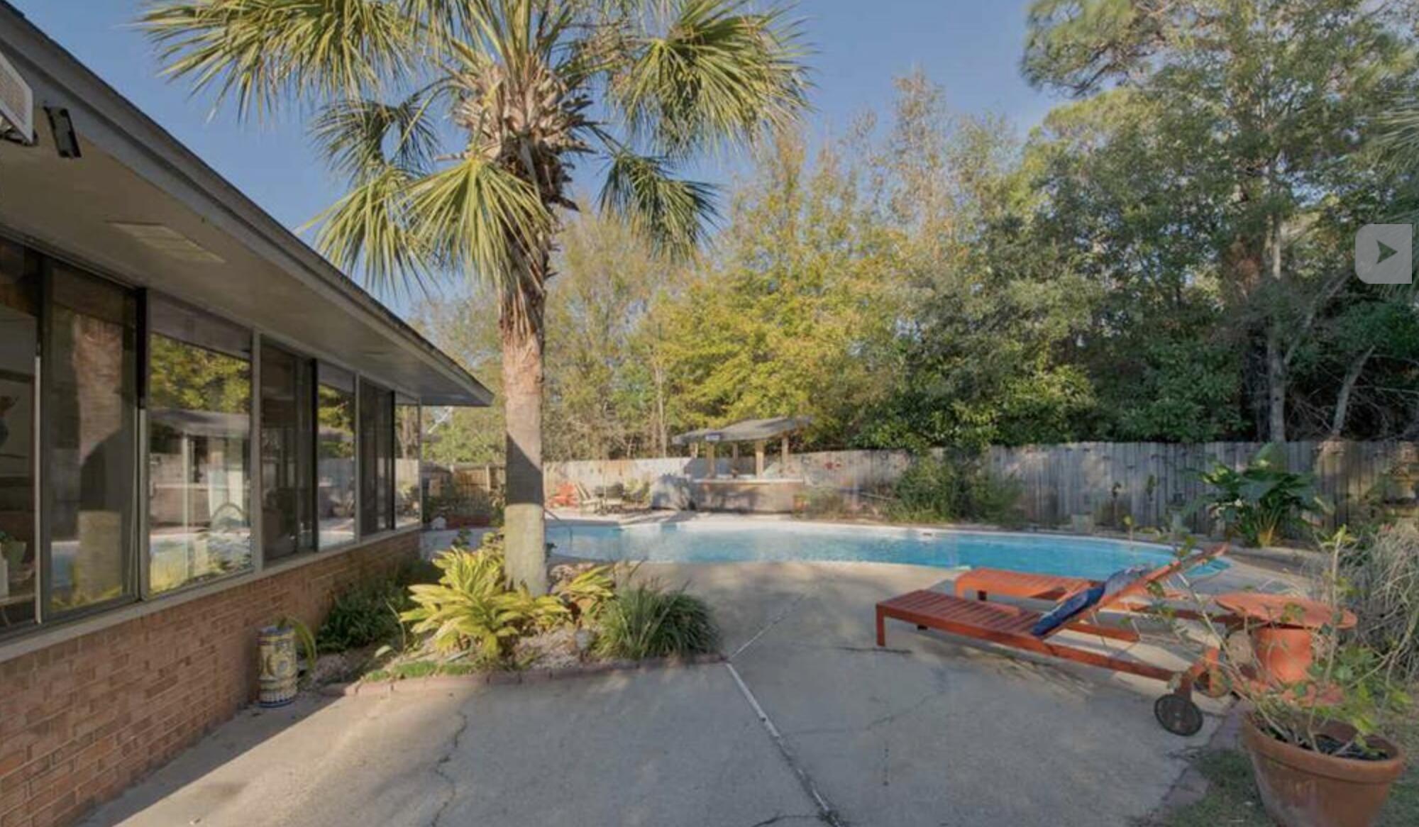 BAY WOODS - Residential
