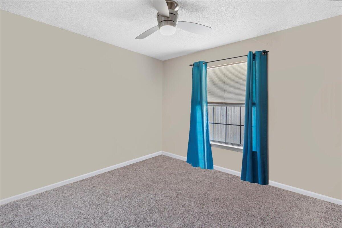 BAY WOODS - Residential