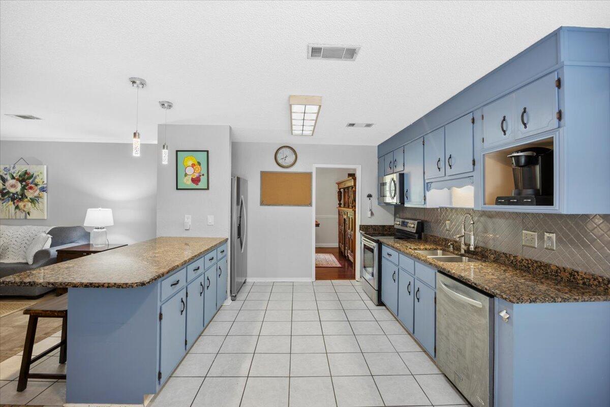 BAY WOODS - Residential
