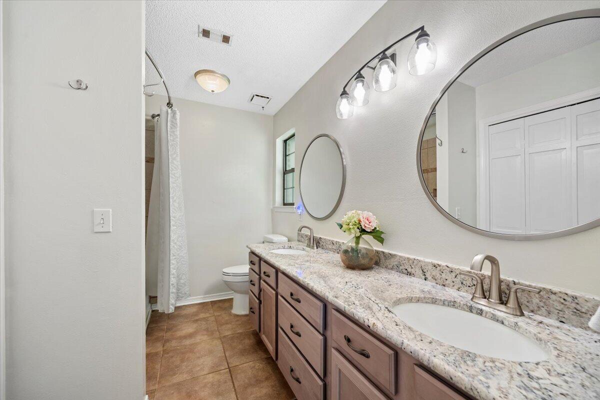 BAY WOODS - Residential