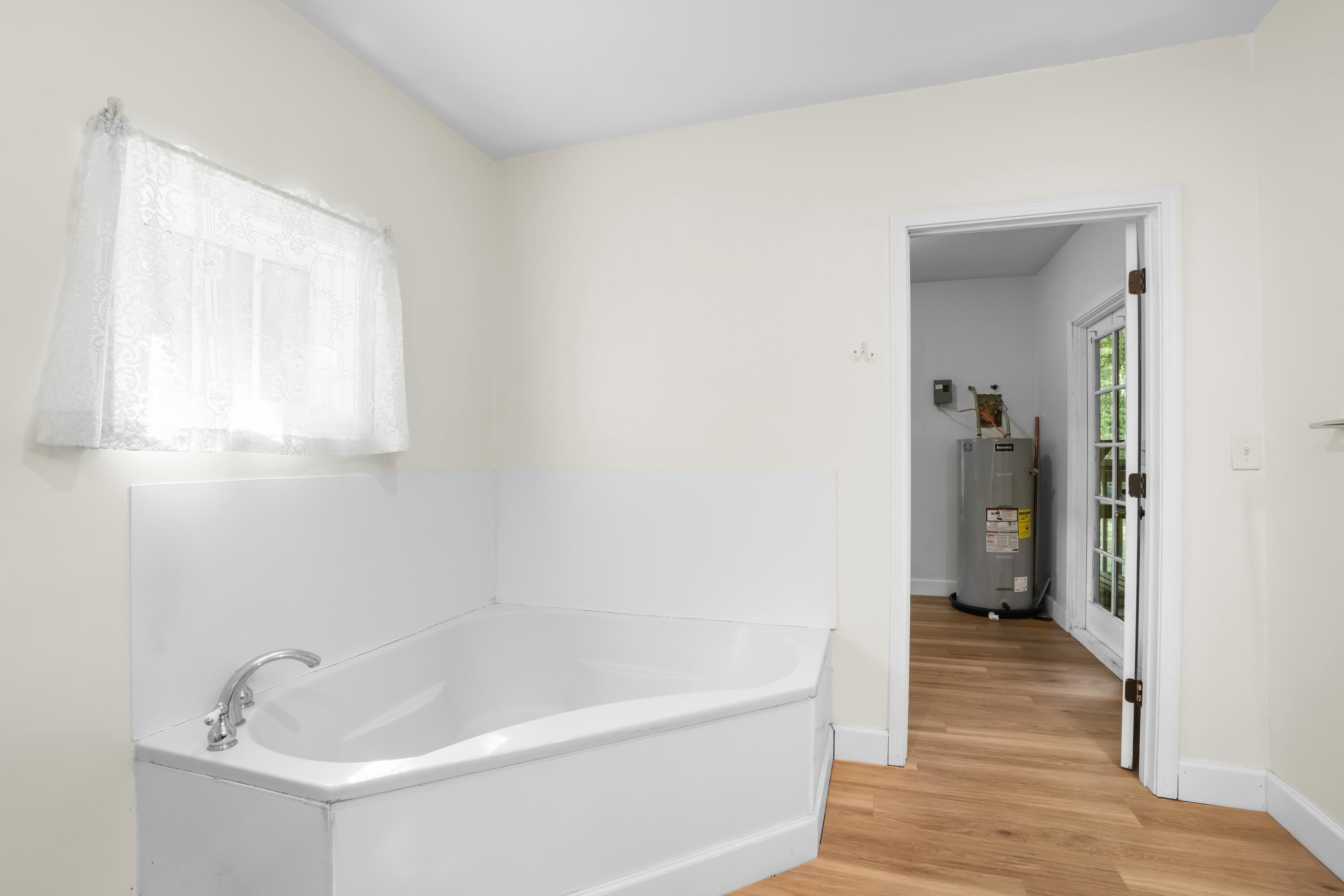 METES & BOUNDS - Residential Lease