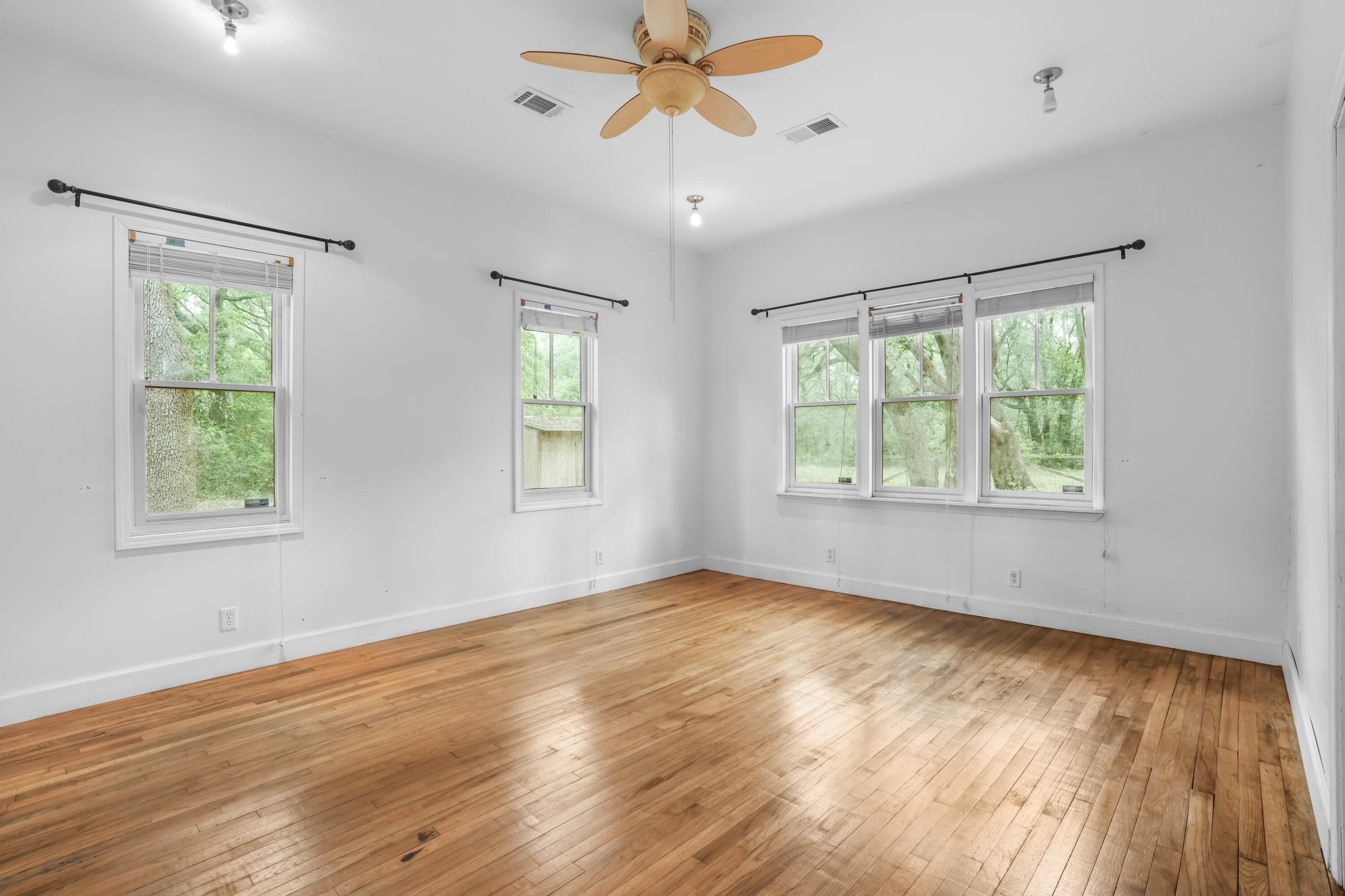 METES & BOUNDS - Residential Lease