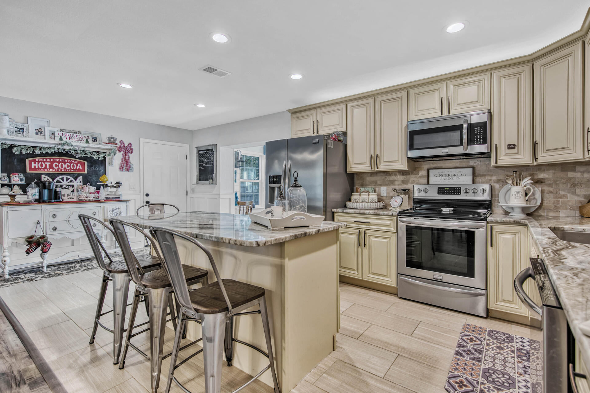 RAINTREE ESTATES - Residential