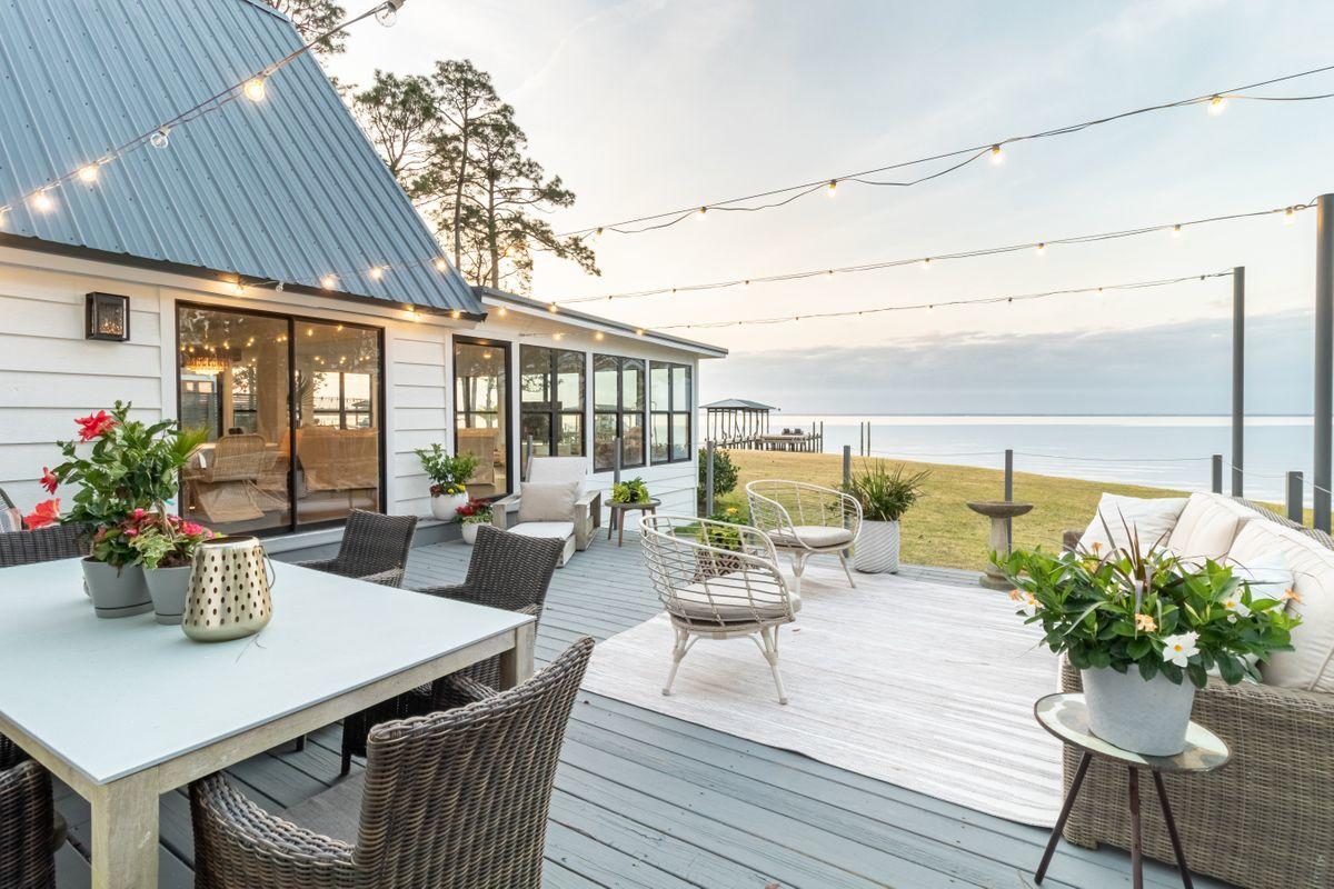 HEWETT BAYOU - Residential
