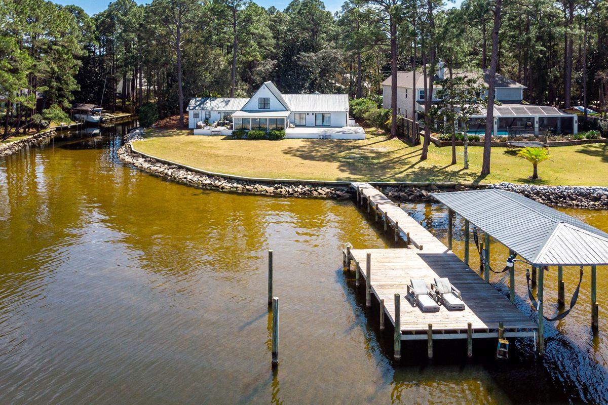HEWETT BAYOU - Residential