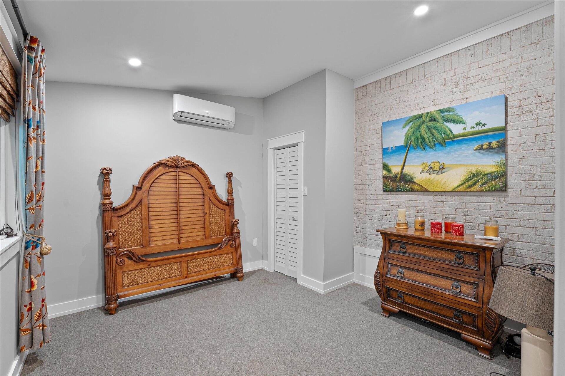 COLONIAL ESTATES - Residential