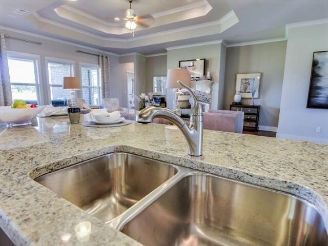 HILLWOOD ESTATES. - Residential