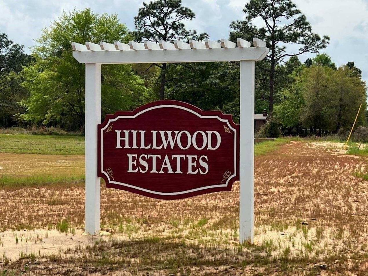 HILLWOOD ESTATES. - Residential